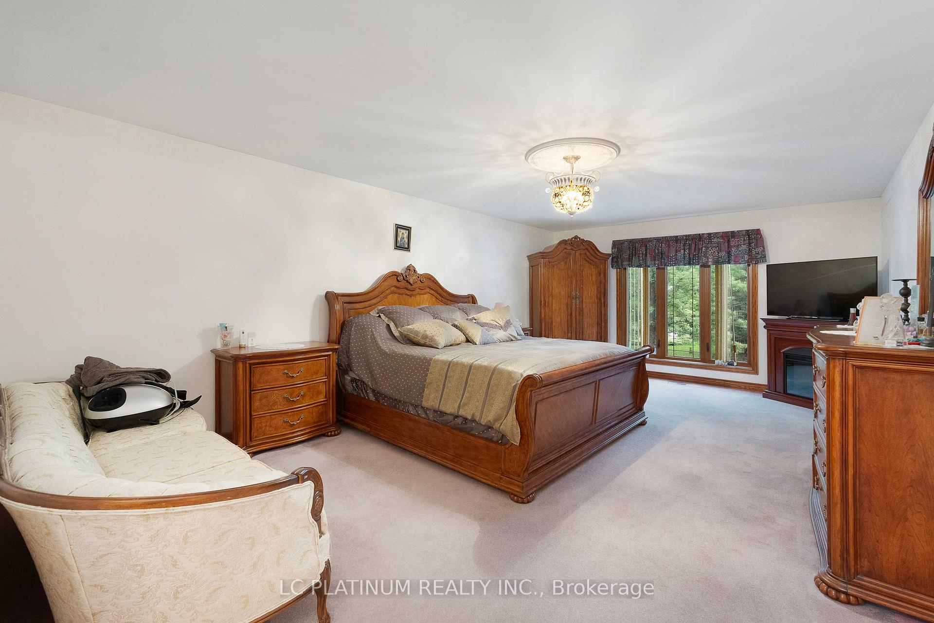 Photo 27 of 315 Majestic Drive S, Tecumseh — HOMEH