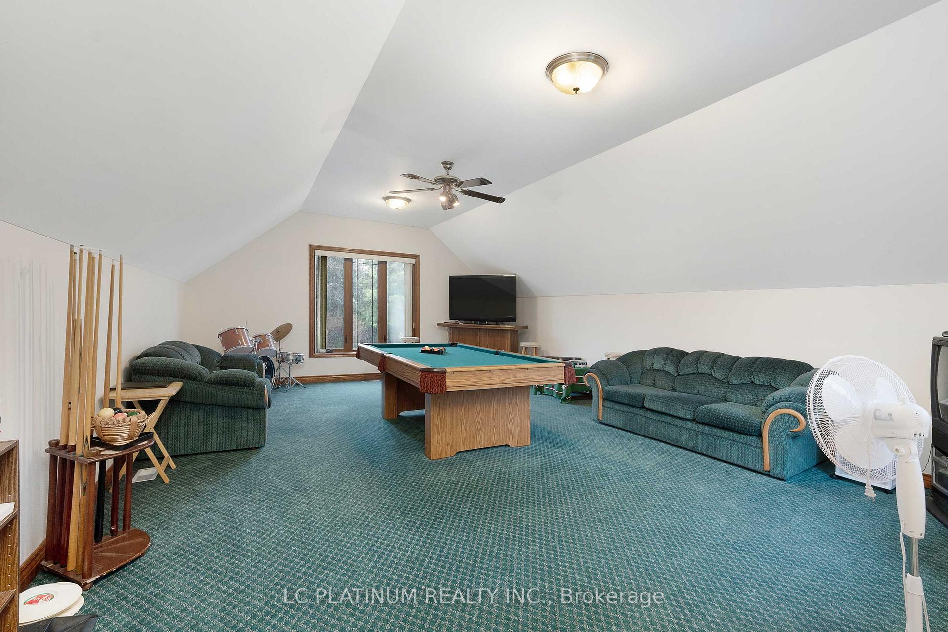 Photo 35 of 315 Majestic Drive S, Tecumseh — HOMEH