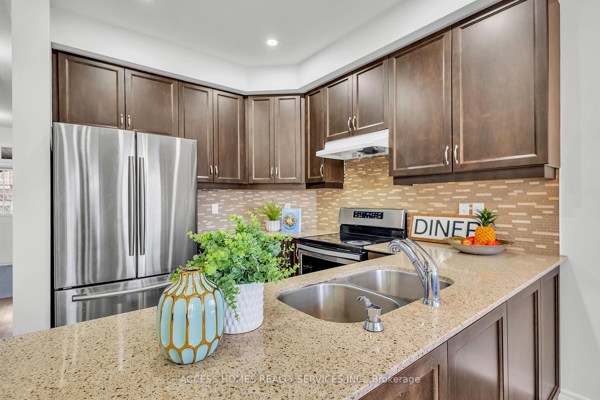 Photo 25 of 100 Padbury Trail, Brampton, Northwest Brampton — HOMEH