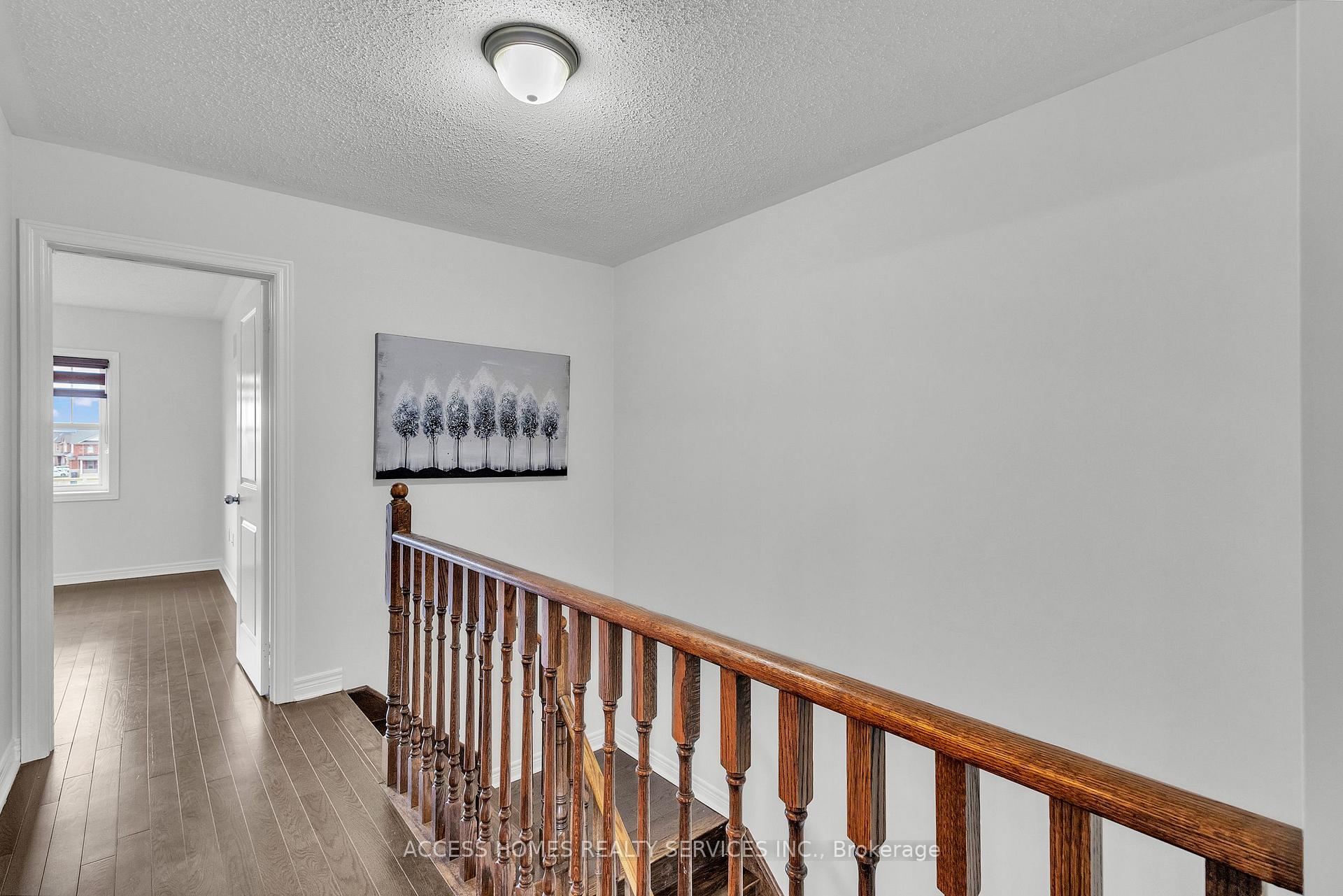 Photo 16 of 100 Padbury Trail, Brampton, Northwest Brampton — HOMEH