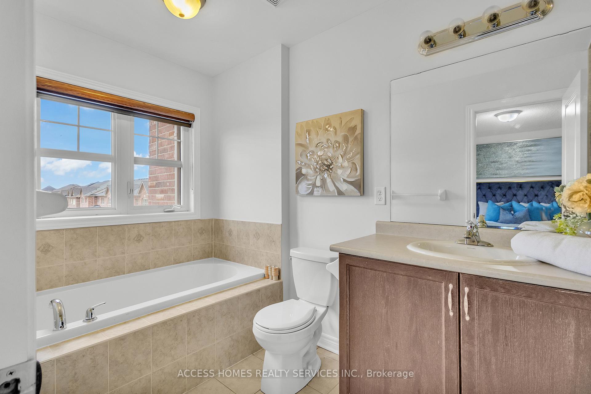 Photo 21 of 100 Padbury Trail, Brampton, Northwest Brampton — HOMEH