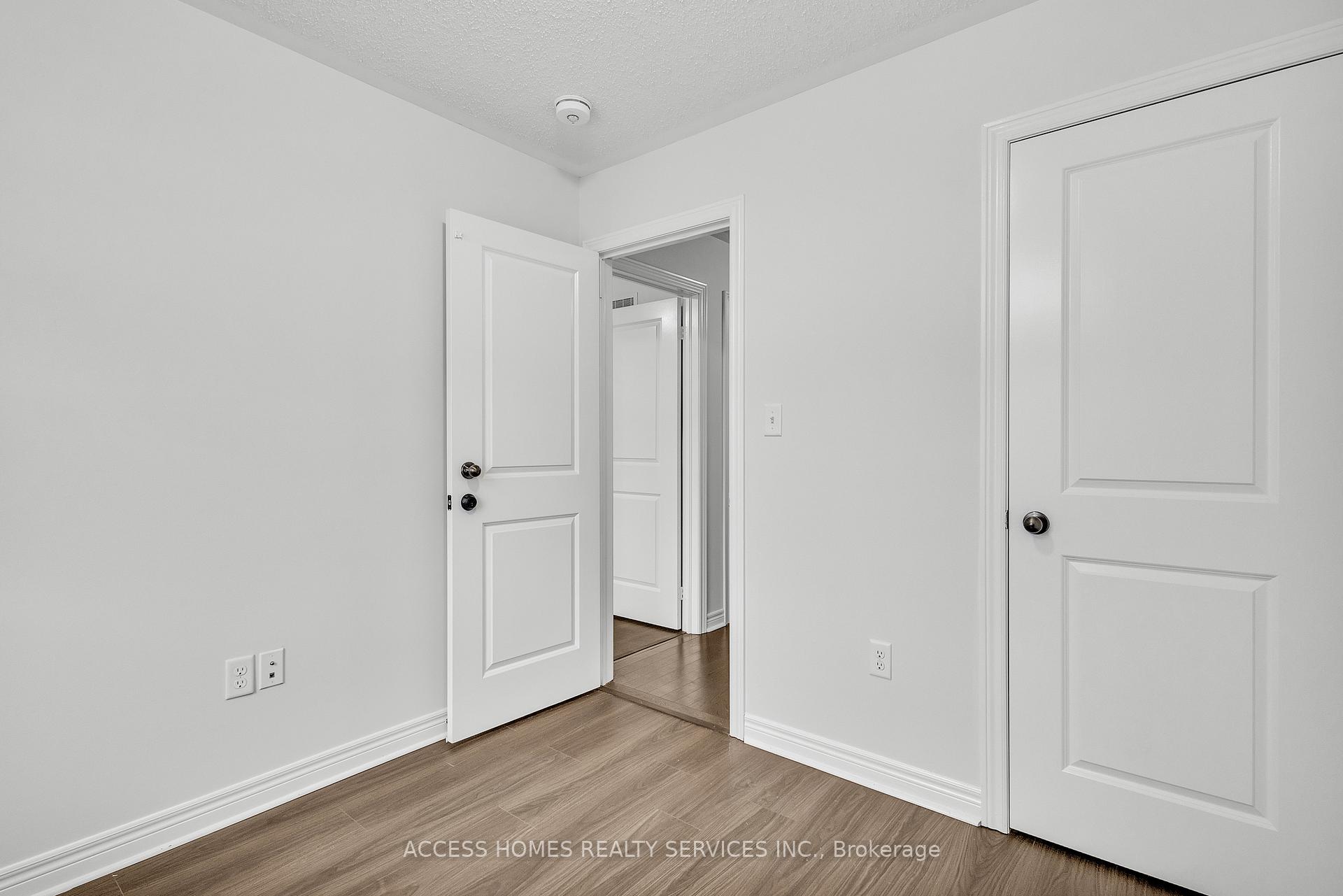 Photo 28 of 100 Padbury Trail, Brampton, Northwest Brampton — HOMEH