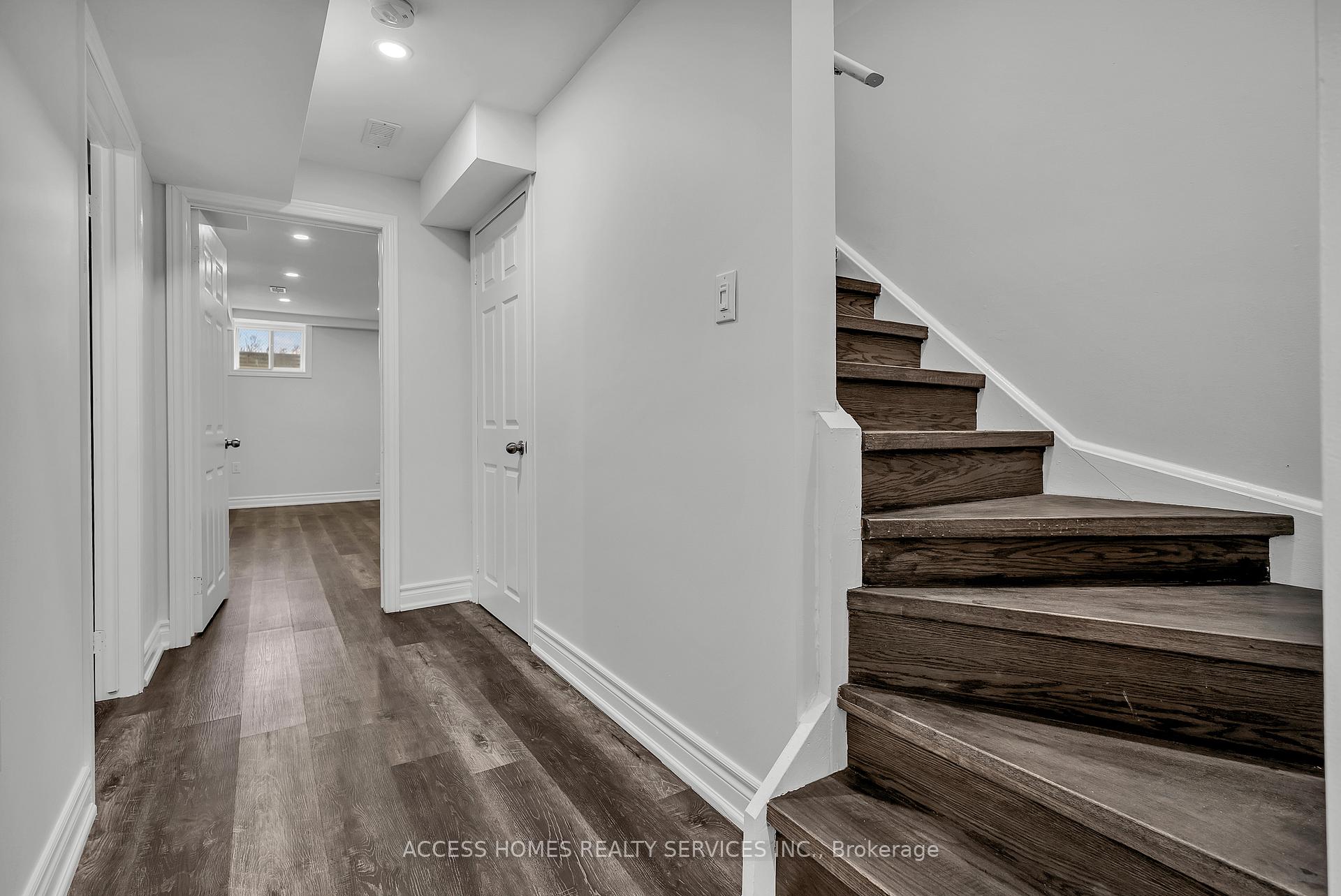 Photo 29 of 100 Padbury Trail, Brampton, Northwest Brampton — HOMEH