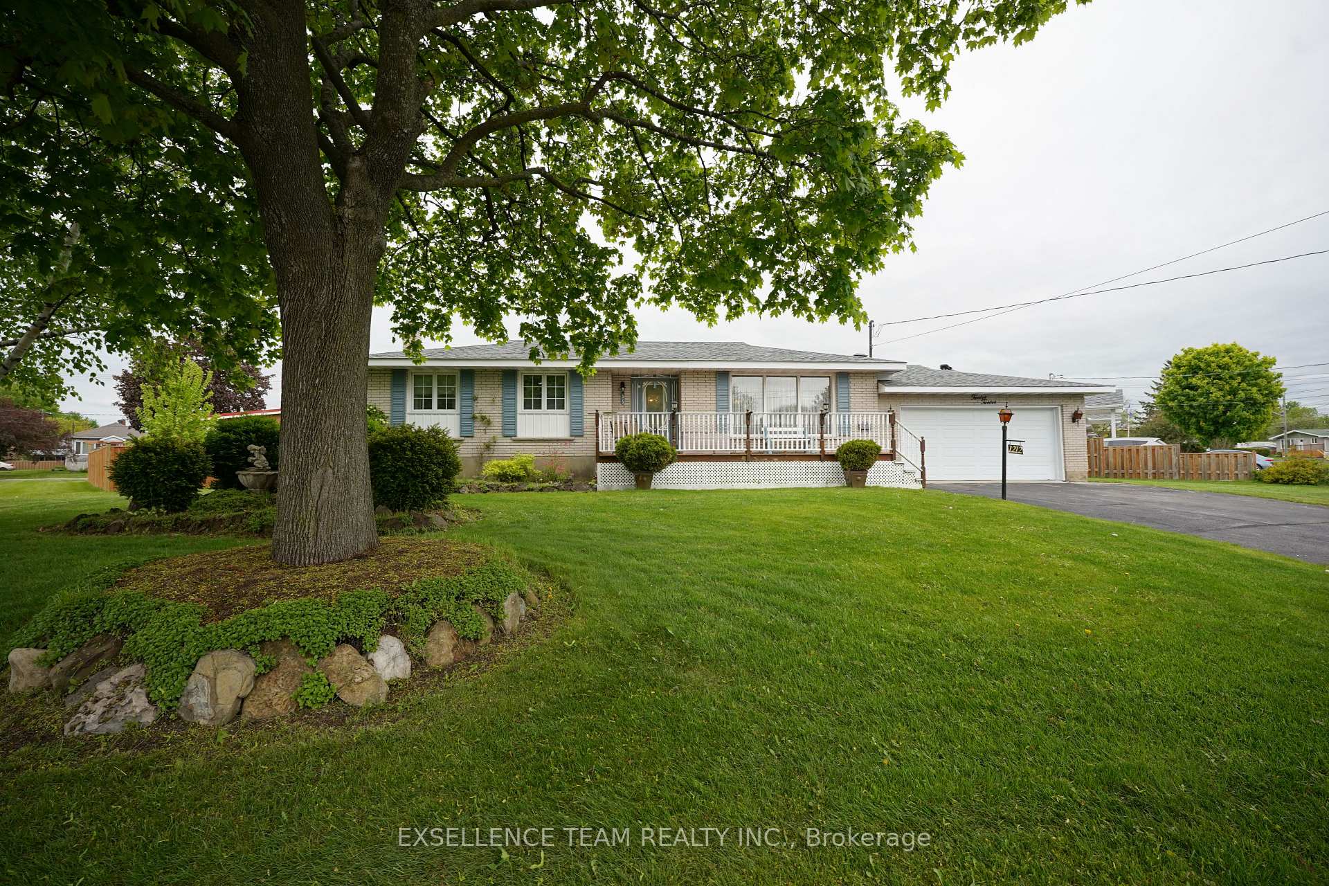 Front of 1212 Brodeur Street