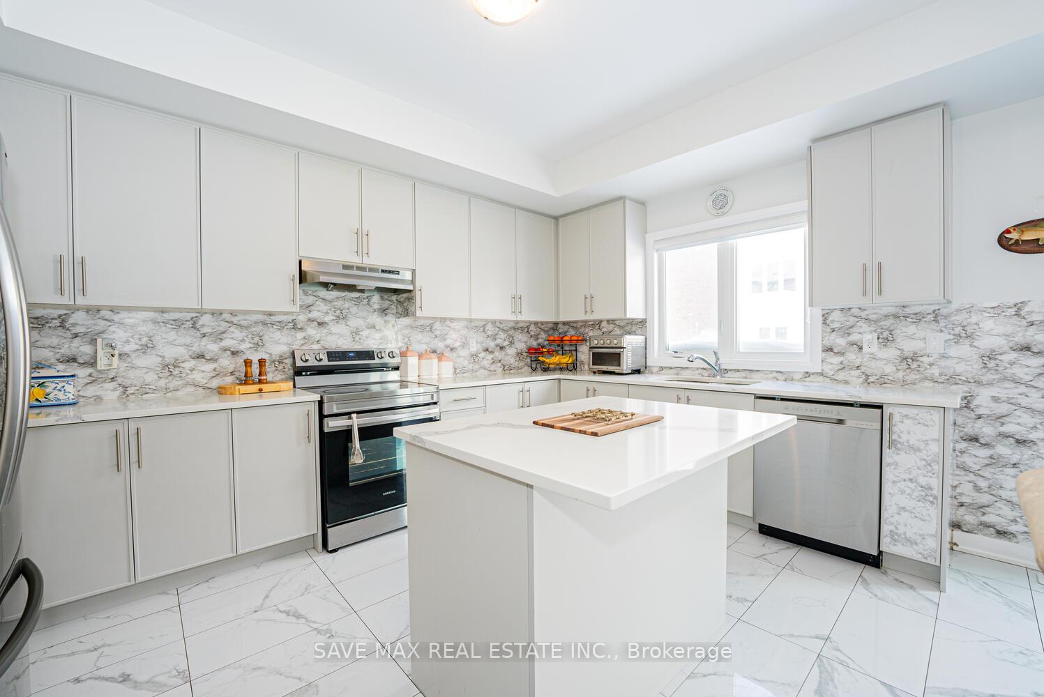 Photo 18 of 1593 Stovell Crescent, Innisfil, Lefroy — HOMEH