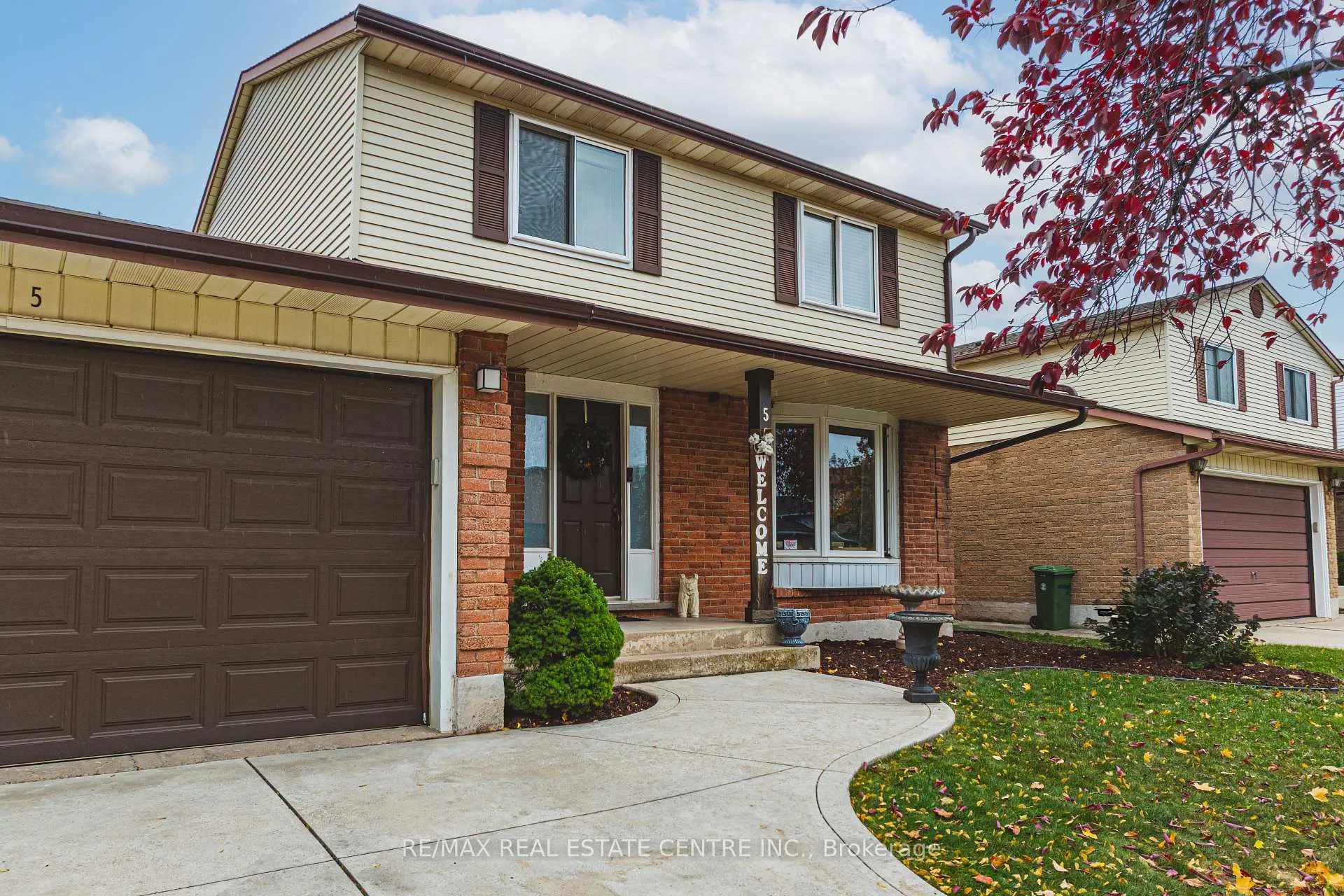 Photo 1 of 5 Bing Crescent, Hamilton, Stoney Creek — HOMEH