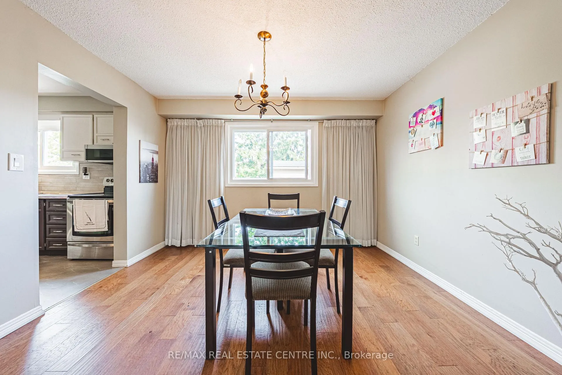 Photo 9 of 5 Bing Crescent, Hamilton, Stoney Creek — HOMEH