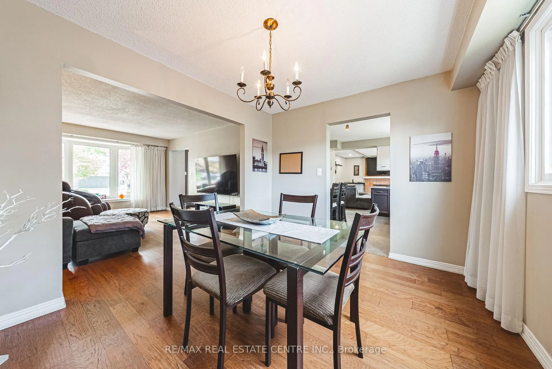 Photo 10 of 5 Bing Crescent, Hamilton, Stoney Creek — HOMEH