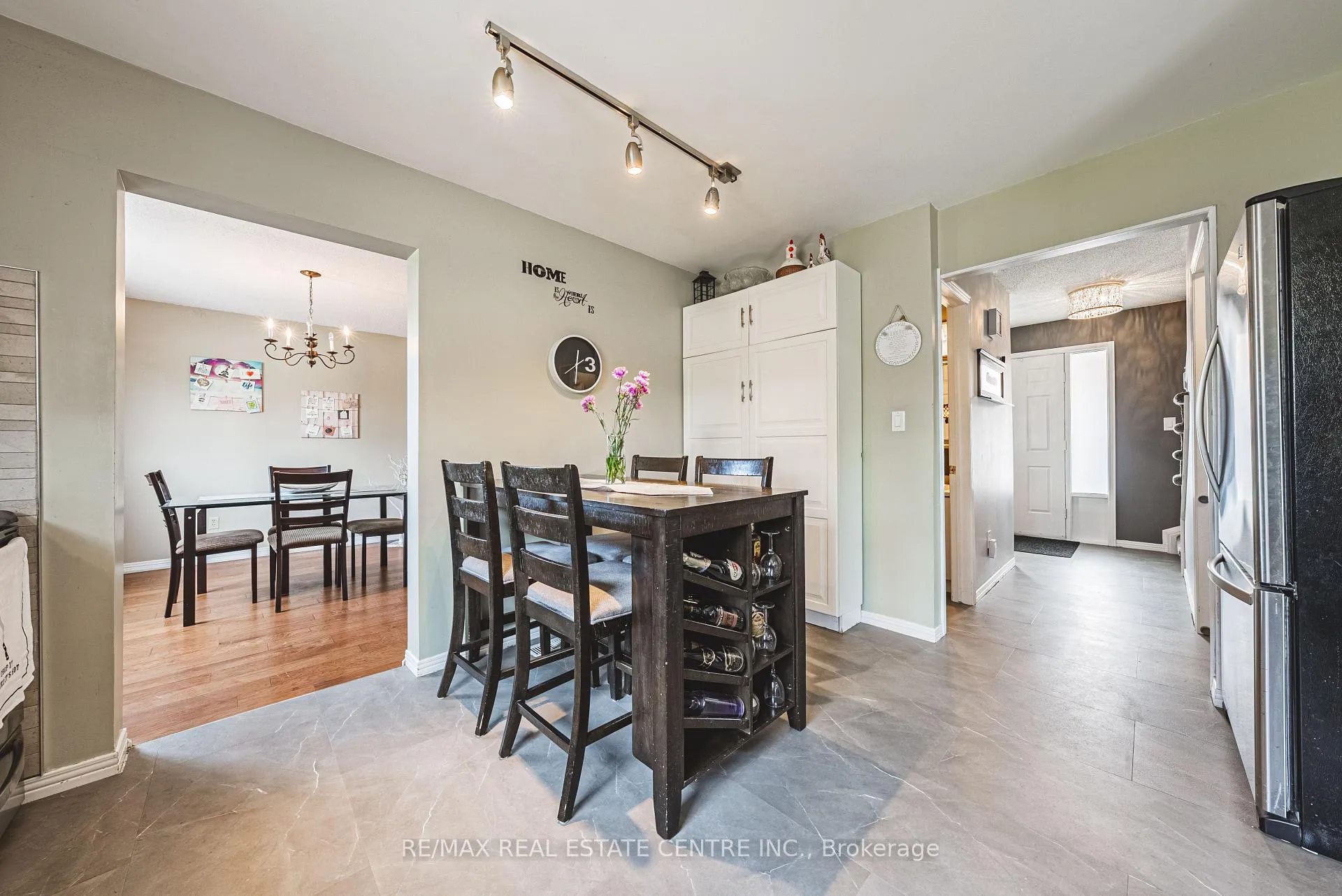 Photo 13 of 5 Bing Crescent, Hamilton, Stoney Creek — HOMEH