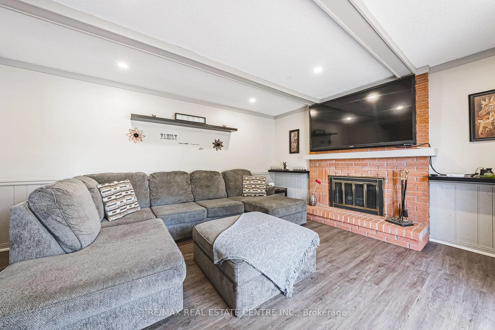 Photo 15 of 5 Bing Crescent, Hamilton, Stoney Creek — HOMEH