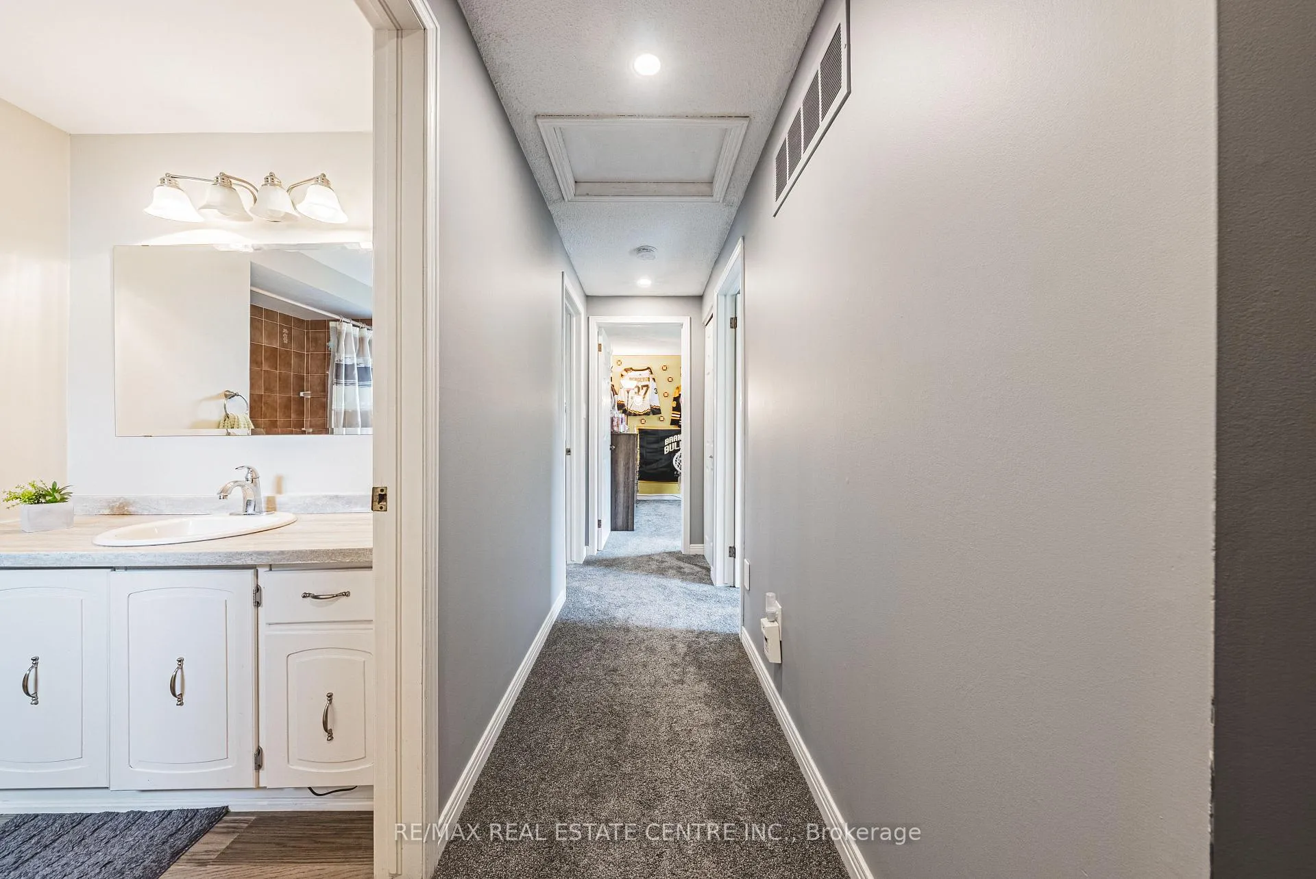 Photo 18 of 5 Bing Crescent, Hamilton, Stoney Creek — HOMEH