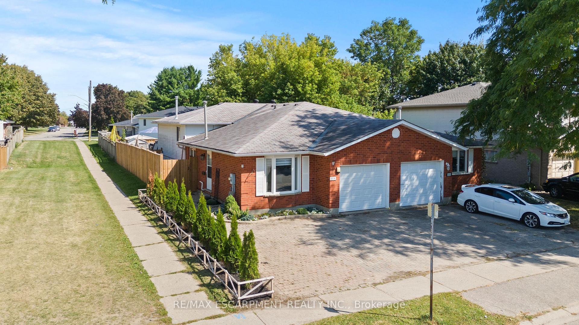 Front of Unit A, 15 Oak Avenue