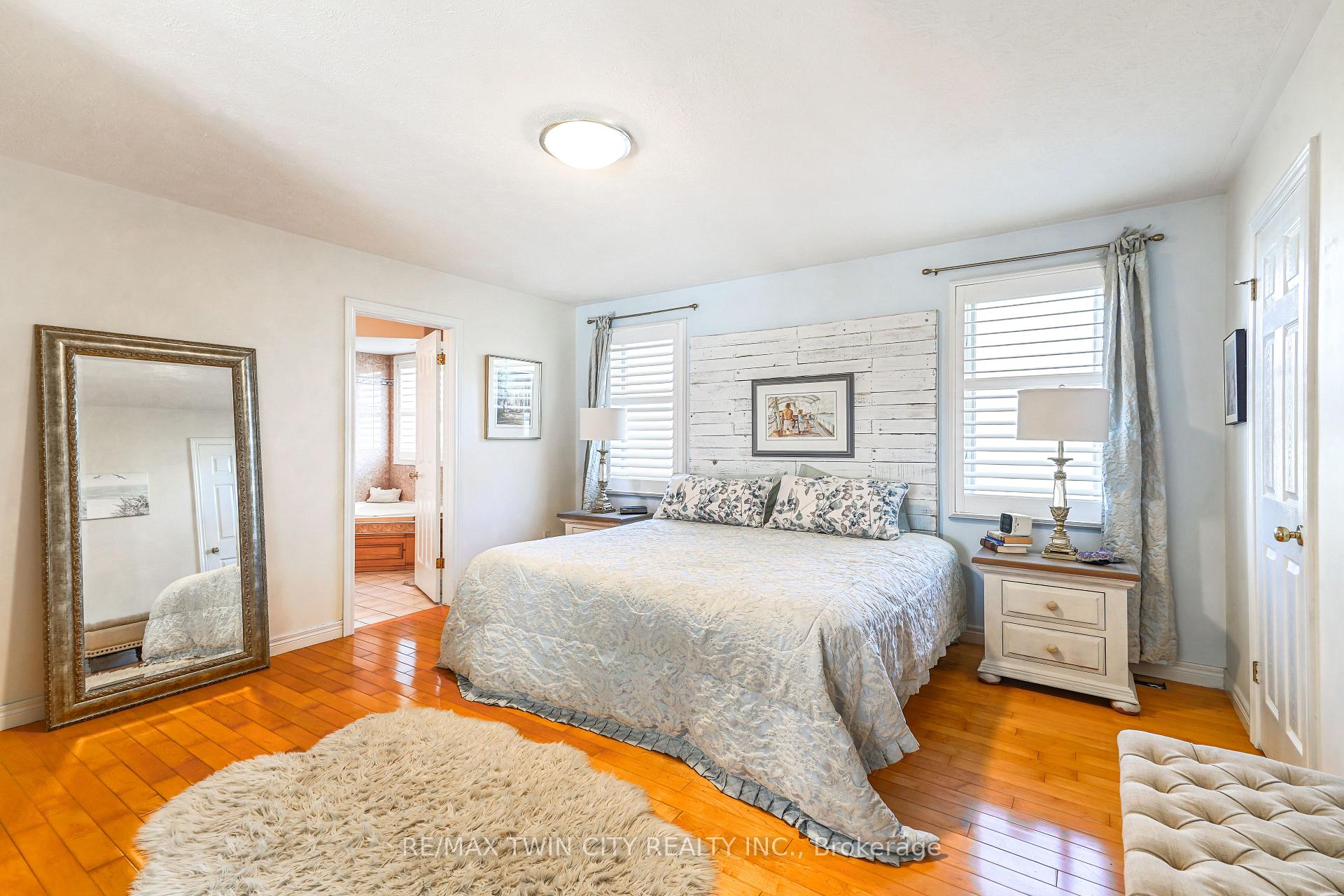 Photo 23 of 34 Jackson Lane, Brantford — HOMEH