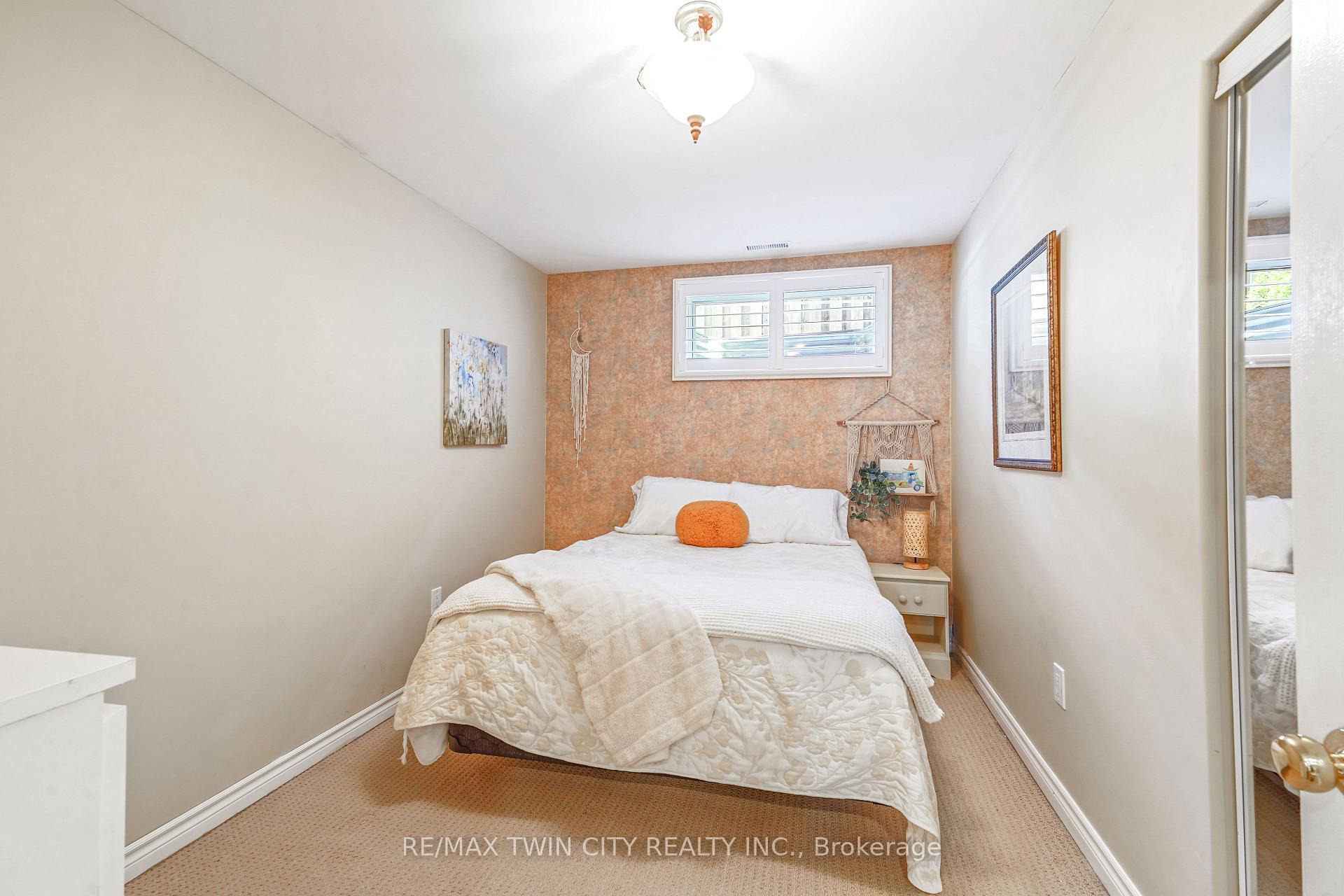 Photo 40 of 34 Jackson Lane, Brantford — HOMEH