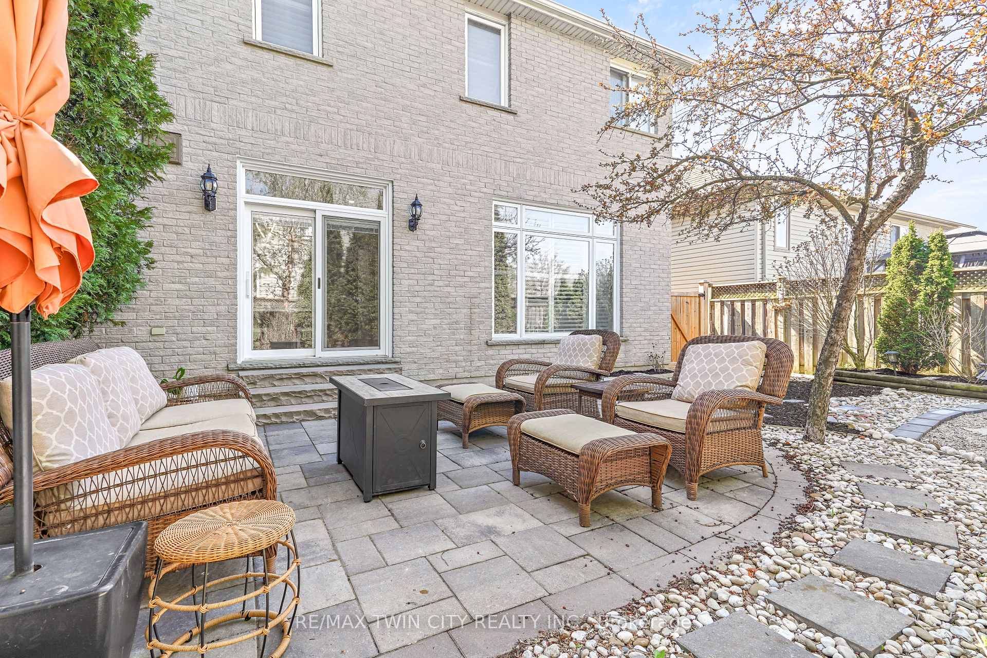 Photo 43 of 34 Jackson Lane, Brantford — HOMEH