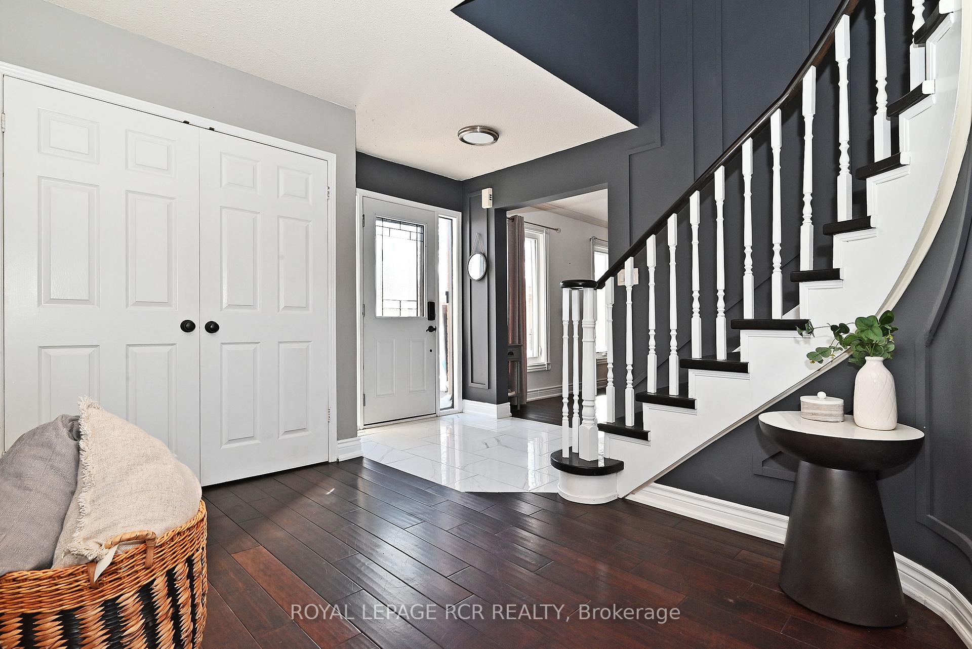 Photo 6 of 67 Attridge Drive, Aurora, Aurora Village — HOMEH