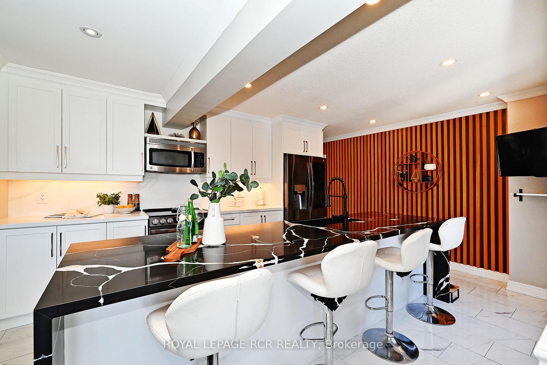 Photo 45 of 67 Attridge Drive, Aurora, Aurora Village — HOMEH