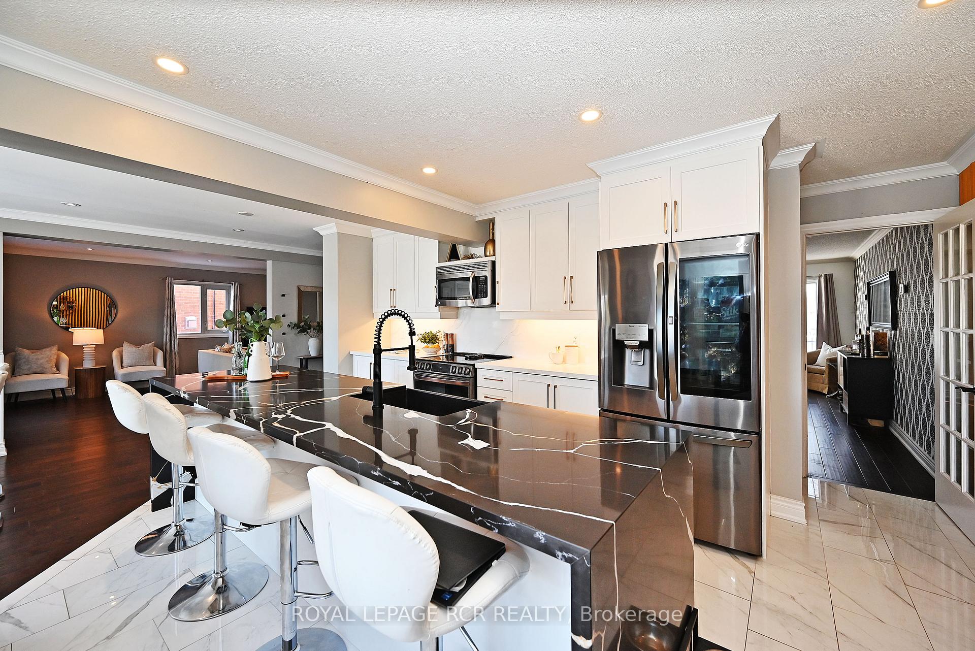 Photo 12 of 67 Attridge Drive, Aurora, Aurora Village — HOMEH