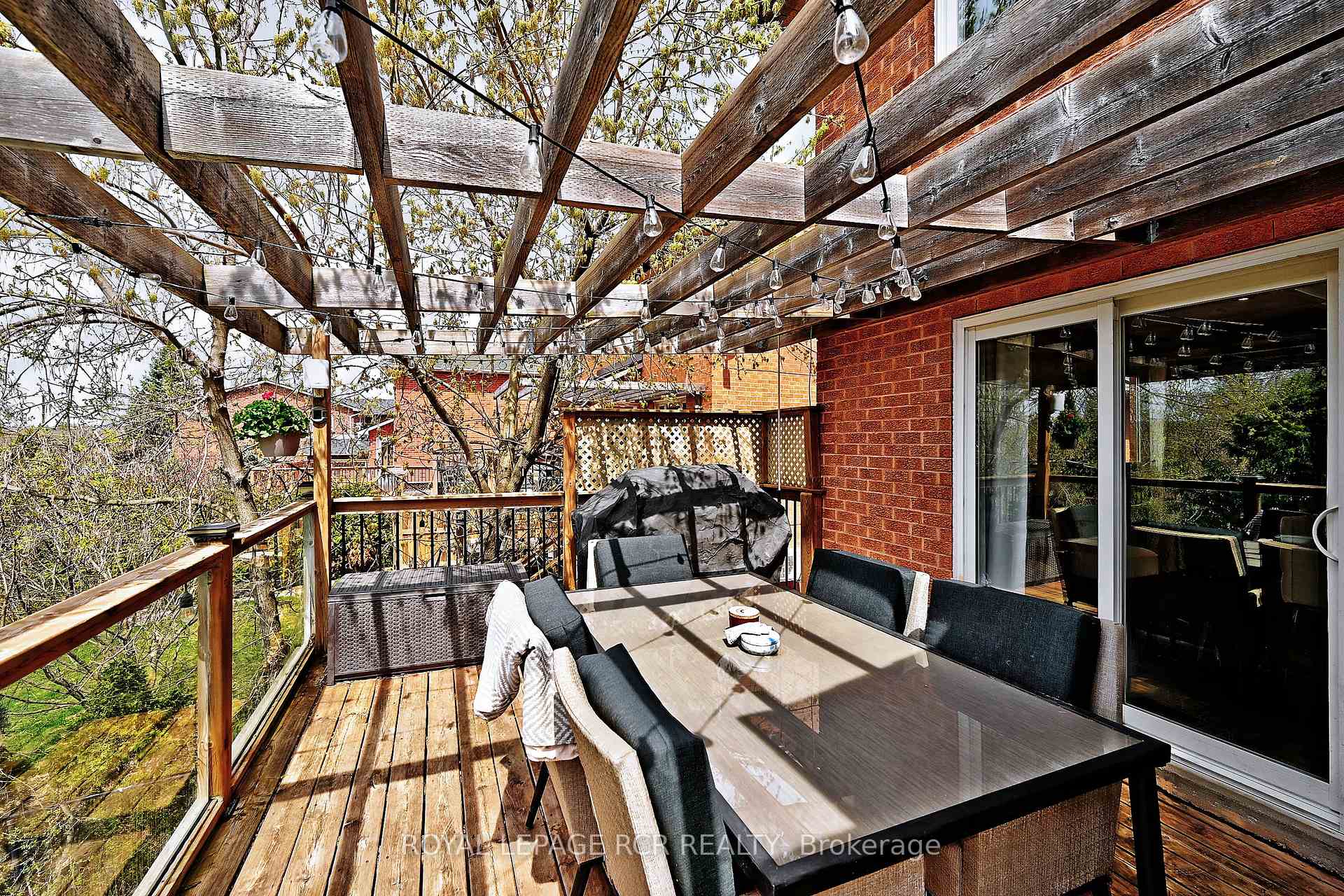 Photo 14 of 67 Attridge Drive, Aurora, Aurora Village — HOMEH