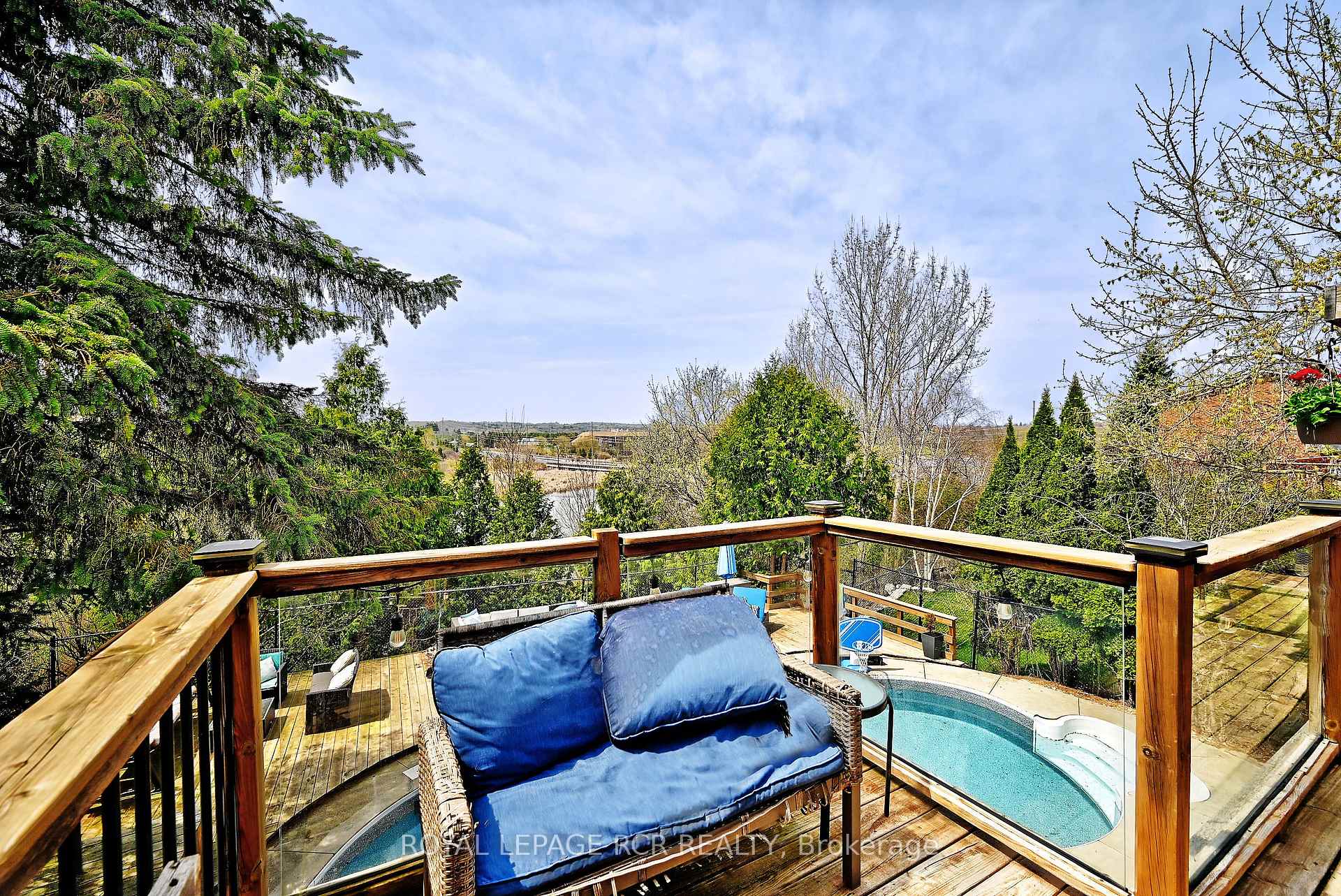 Photo 8 of 67 Attridge Drive, Aurora, Aurora Village — HOMEH