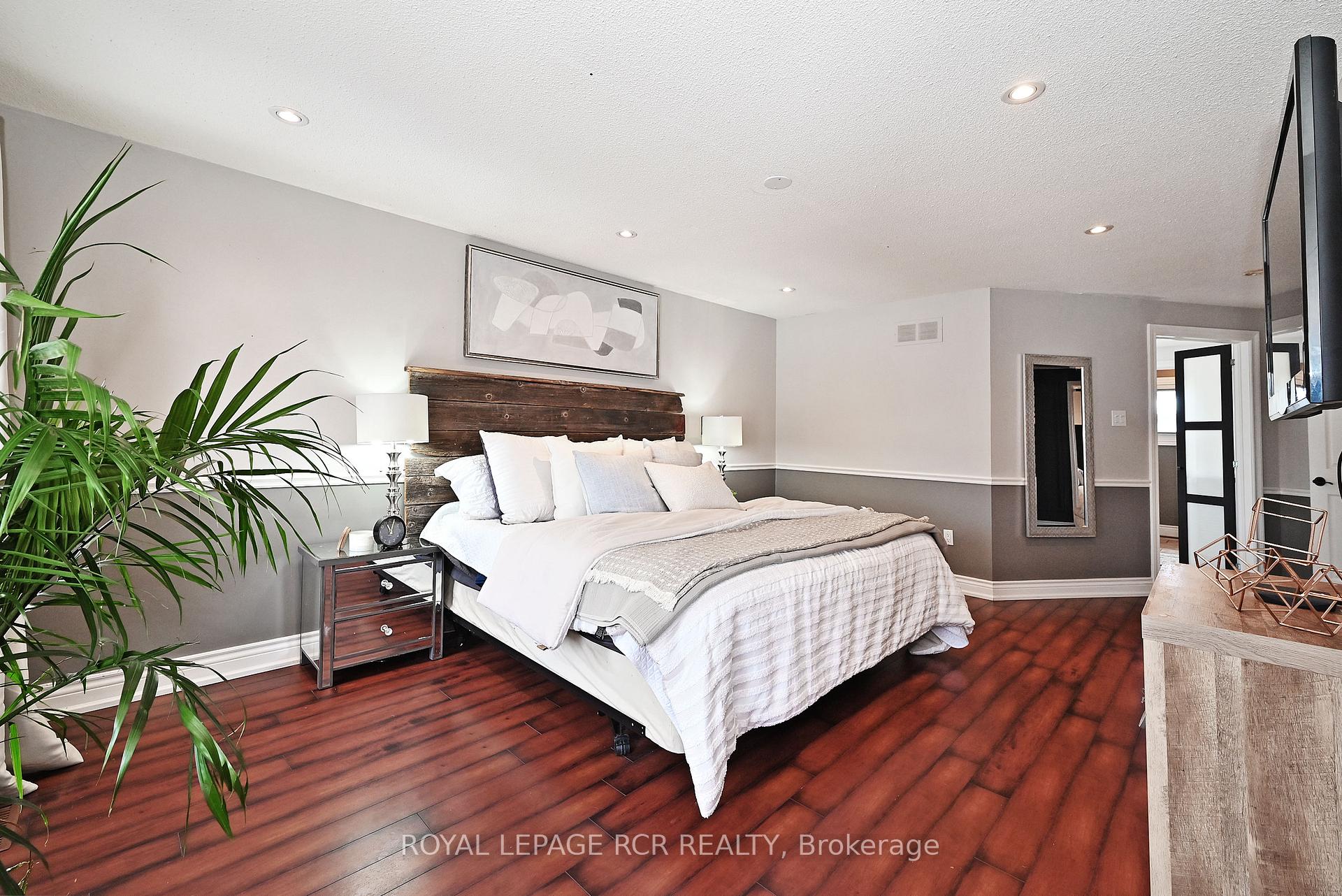 Photo 15 of 67 Attridge Drive, Aurora, Aurora Village — HOMEH