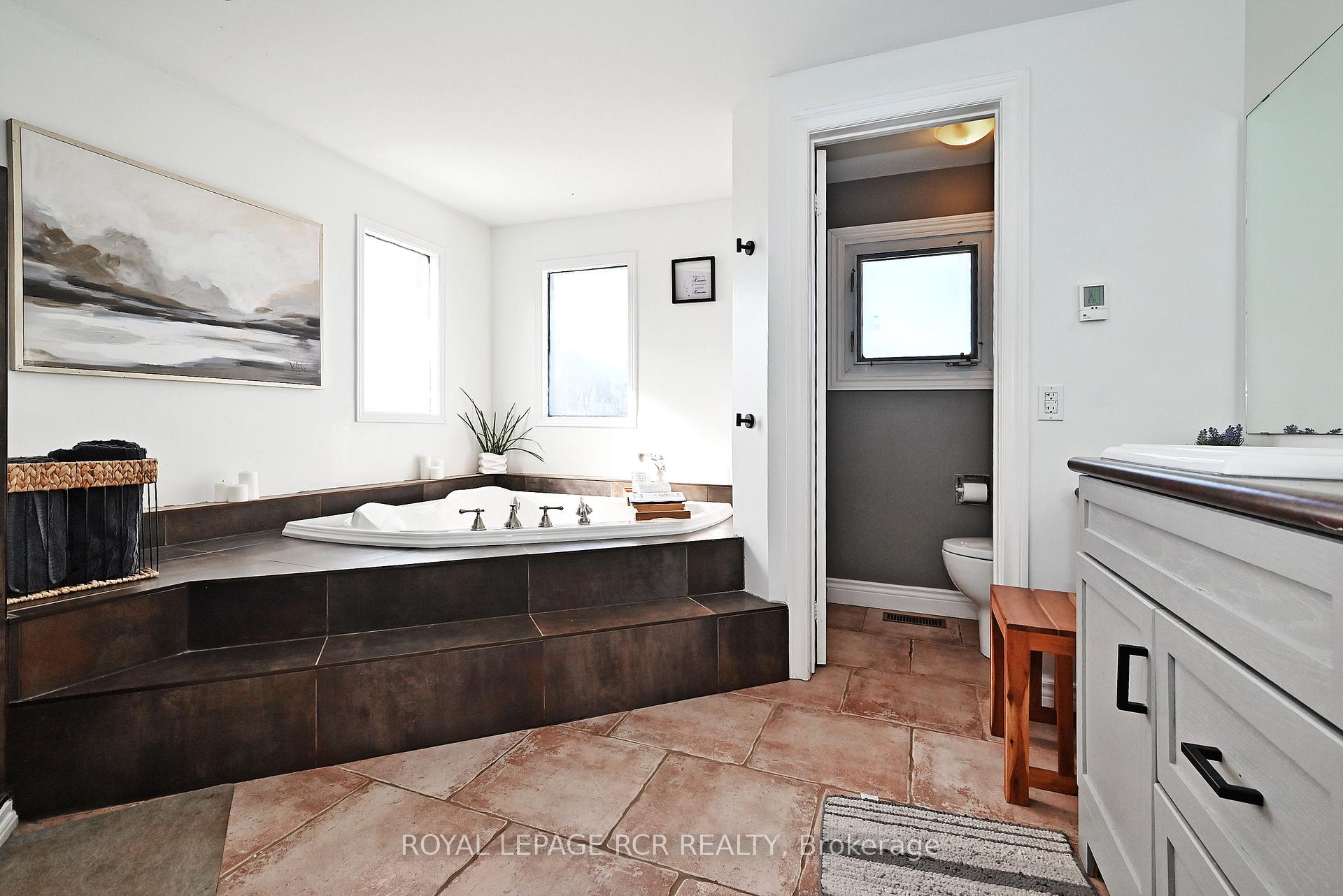 Photo 18 of 67 Attridge Drive, Aurora, Aurora Village — HOMEH