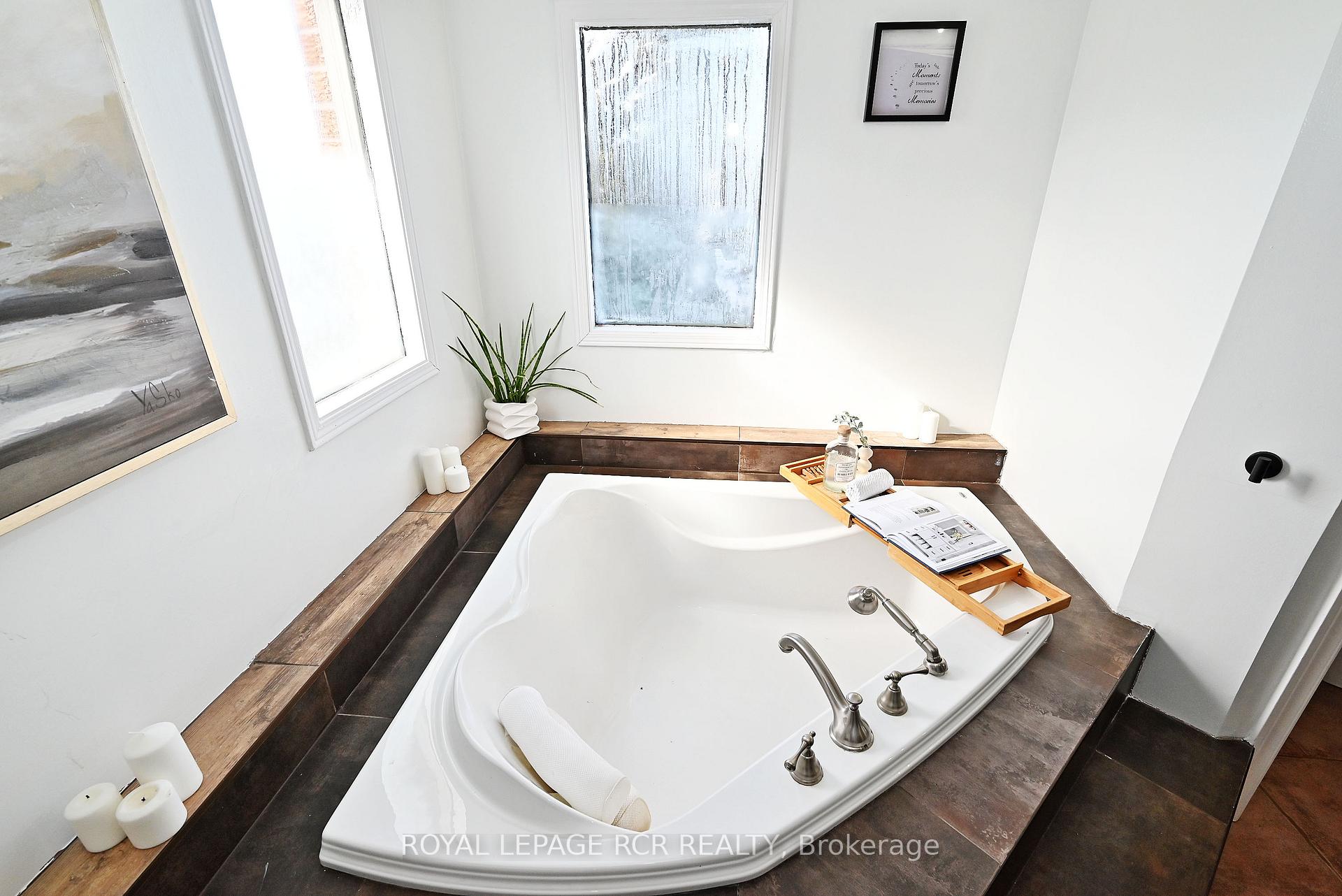 Photo 19 of 67 Attridge Drive, Aurora, Aurora Village — HOMEH
