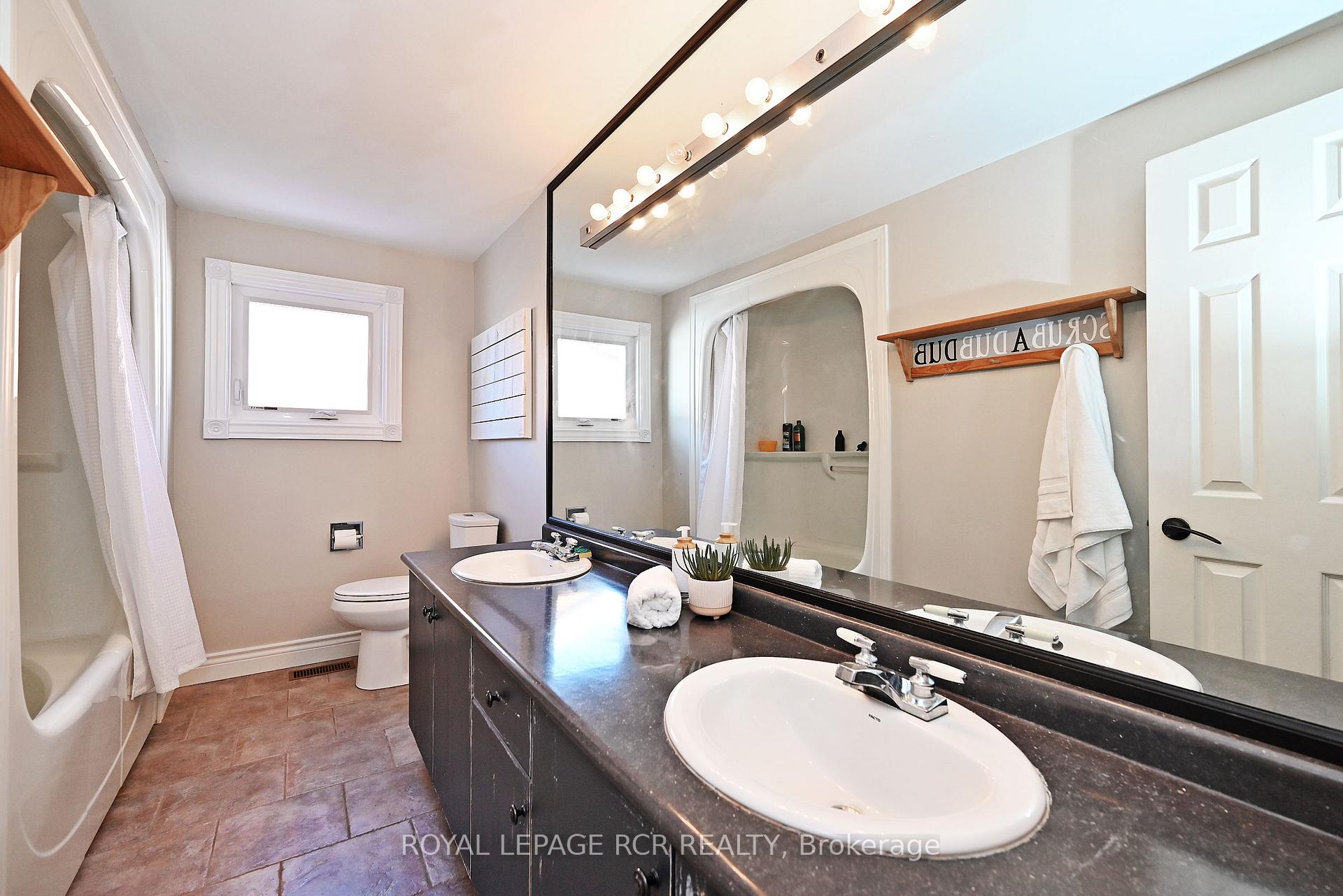 Photo 27 of 67 Attridge Drive, Aurora, Aurora Village — HOMEH