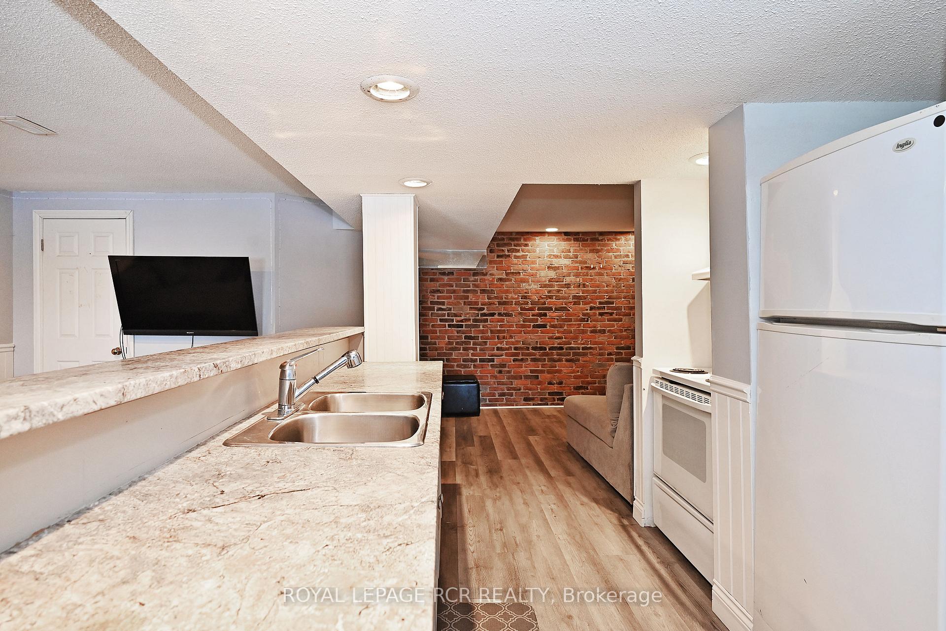 Photo 44 of 67 Attridge Drive, Aurora, Aurora Village — HOMEH
