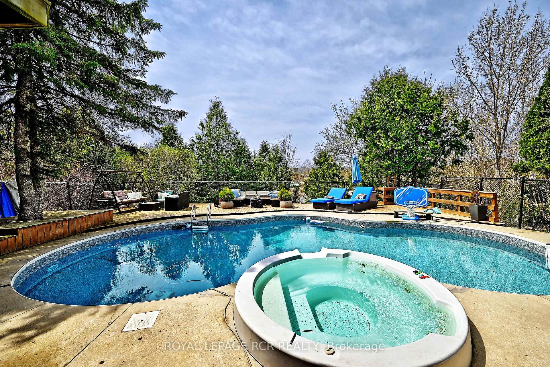 Photo 42 of 67 Attridge Drive, Aurora, Aurora Village — HOMEH