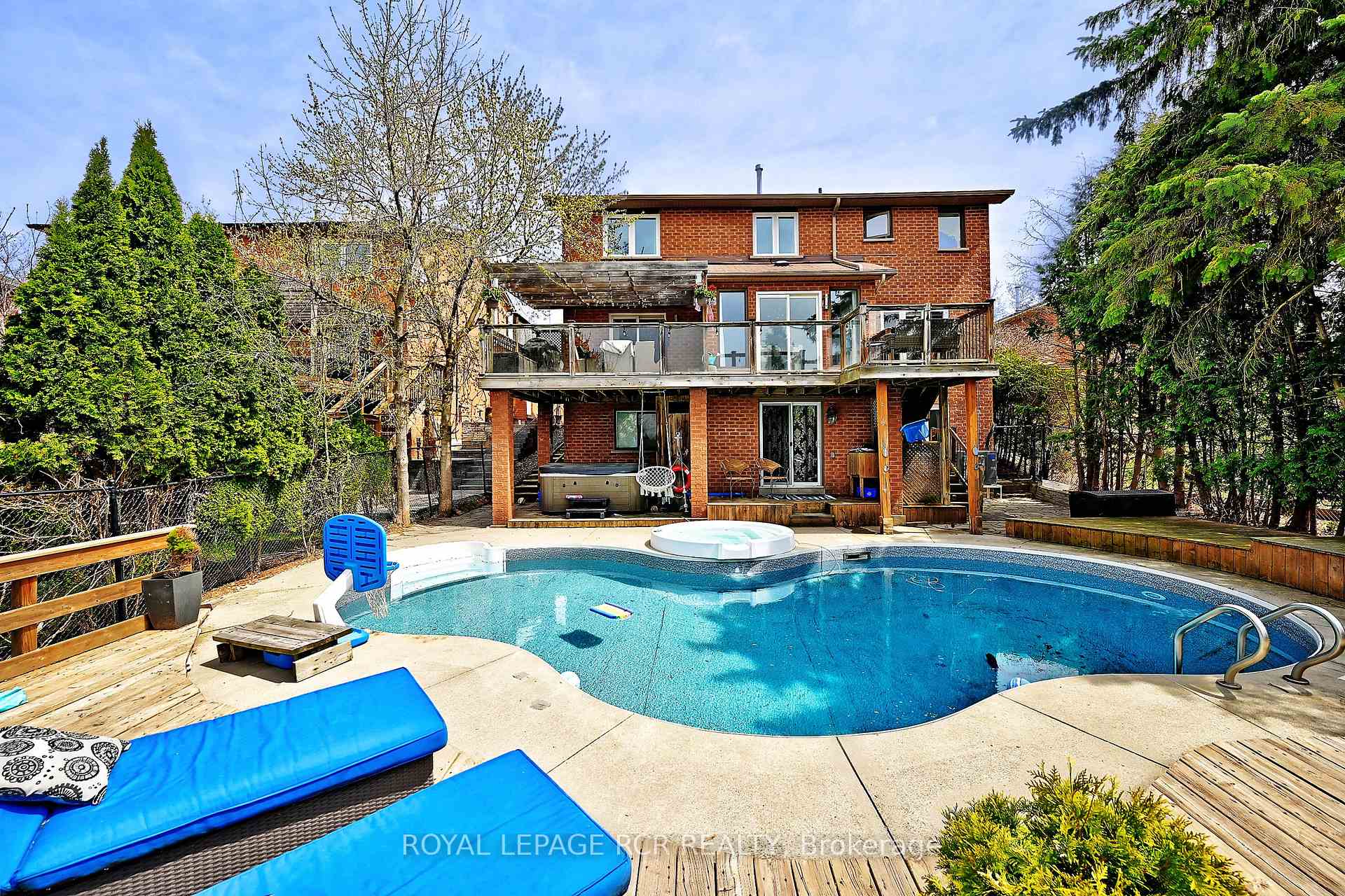 Photo 39 of 67 Attridge Drive, Aurora, Aurora Village — HOMEH