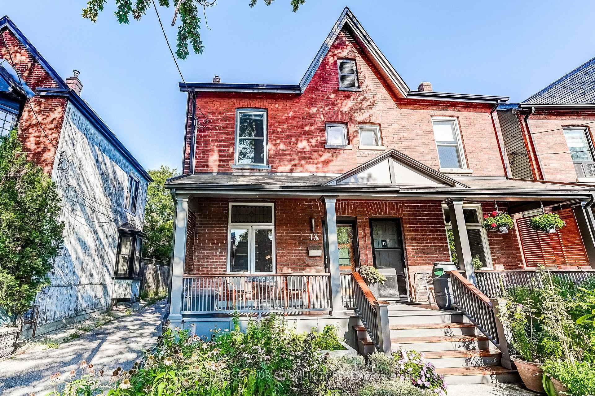 Front of 13 Howland Road
