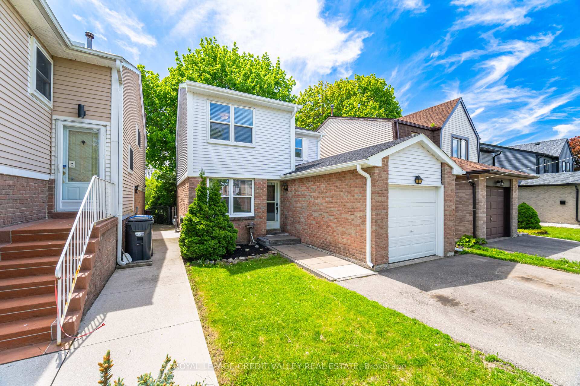 Photo 23 of 76 Majestic Crescent, Brampton, Central Park — HOMEH