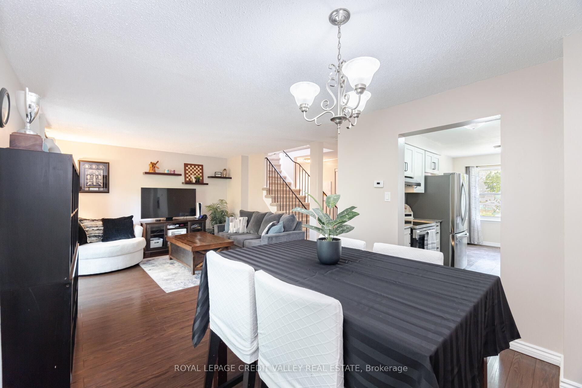 Photo 10 of 76 Majestic Crescent, Brampton, Central Park — HOMEH