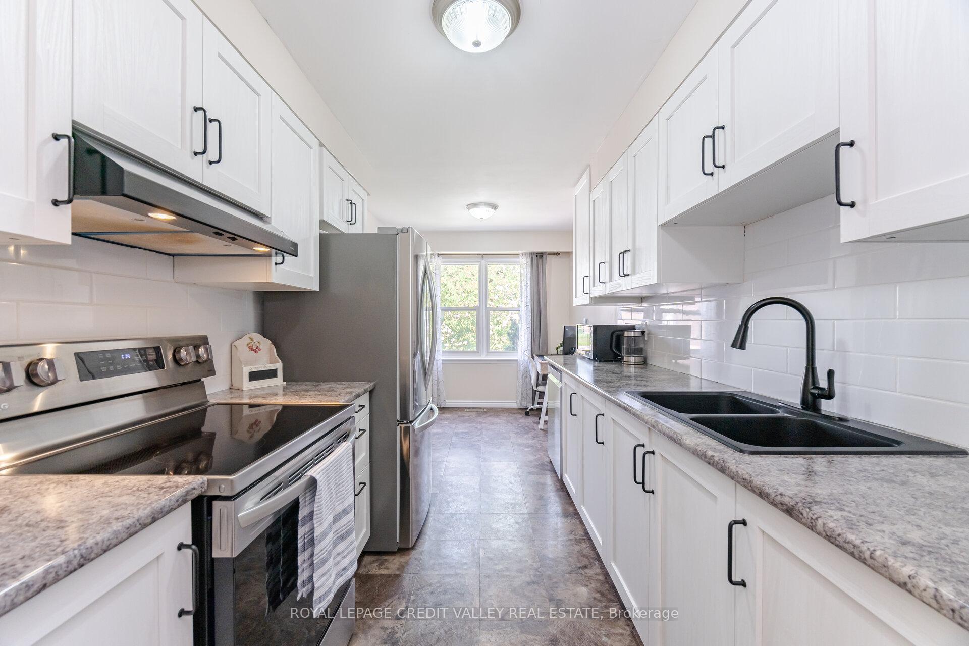 Photo 9 of 76 Majestic Crescent, Brampton, Central Park — HOMEH