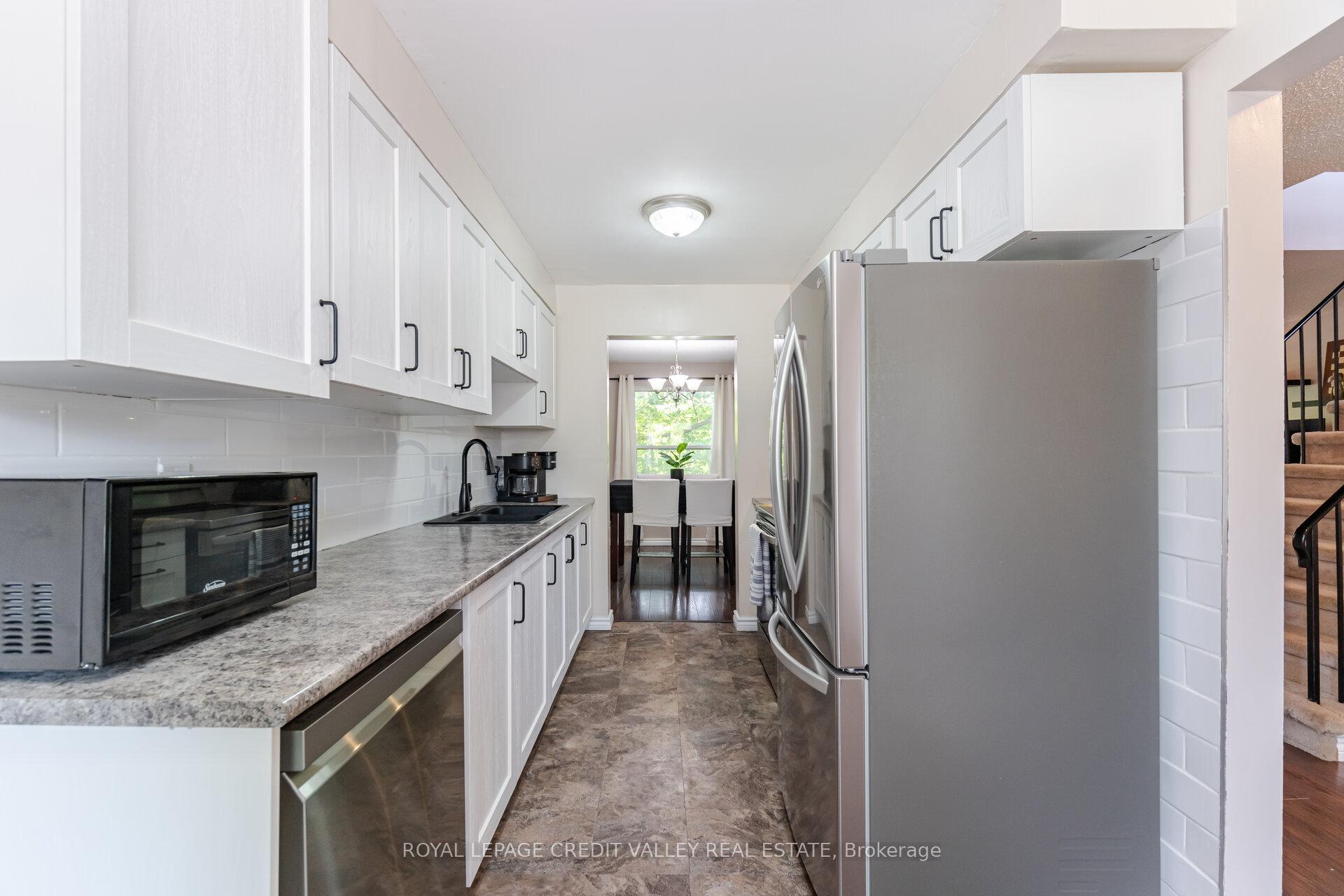 Photo 13 of 76 Majestic Crescent, Brampton, Central Park — HOMEH