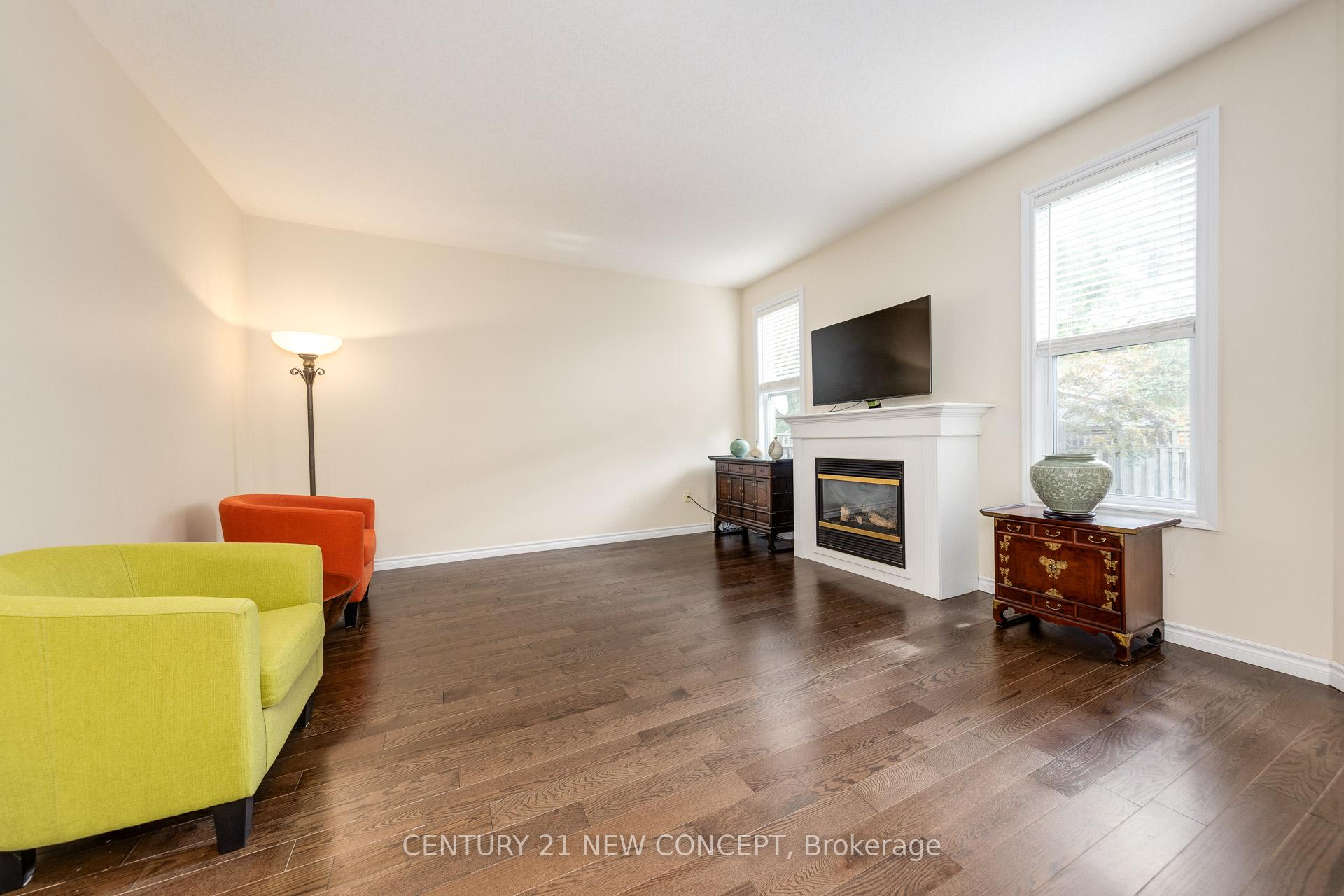 Photo 13 of 47 Coopershawk Street, Kitchener — HOMEH