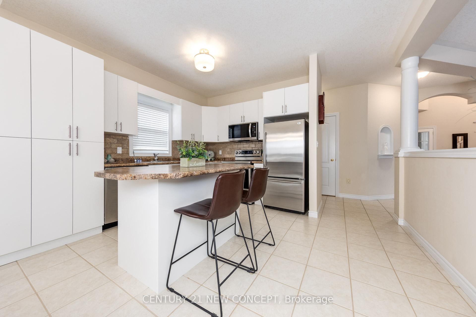 Photo 15 of 47 Coopershawk Street, Kitchener — HOMEH