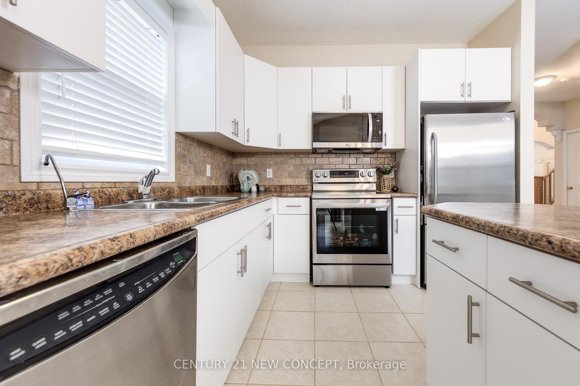Photo 20 of 47 Coopershawk Street, Kitchener — HOMEH