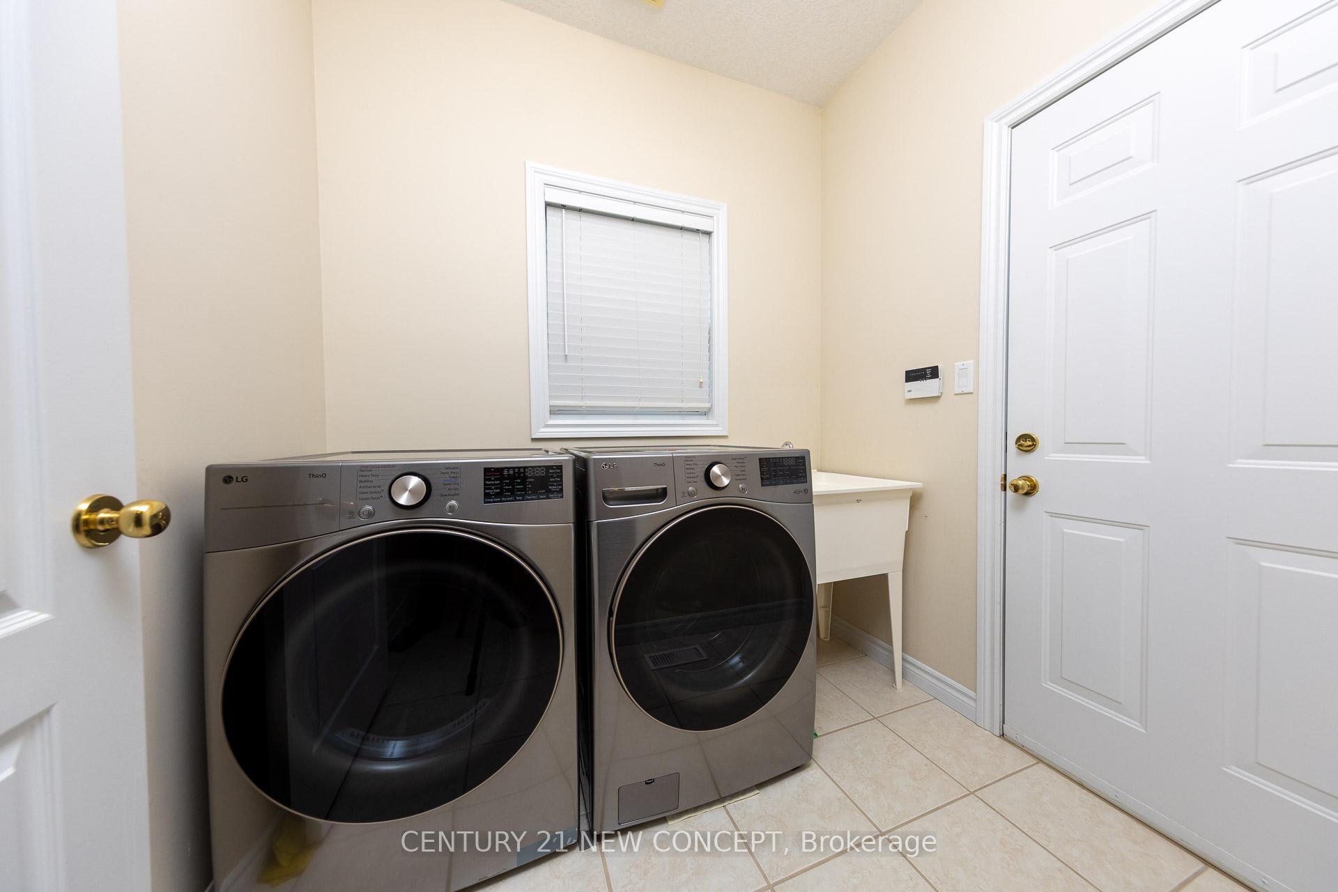 Photo 16 of 47 Coopershawk Street, Kitchener — HOMEH