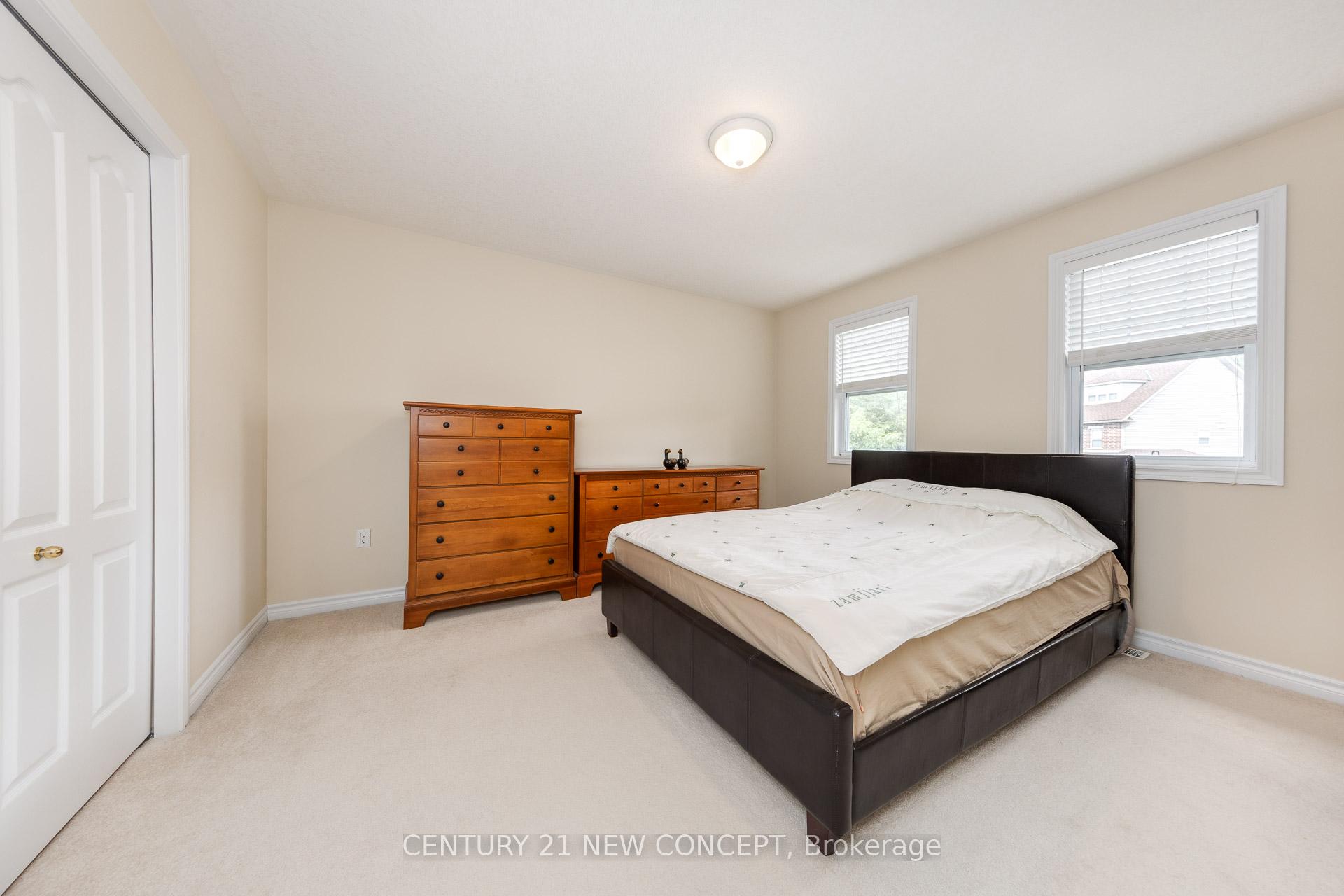 Photo 35 of 47 Coopershawk Street, Kitchener — HOMEH