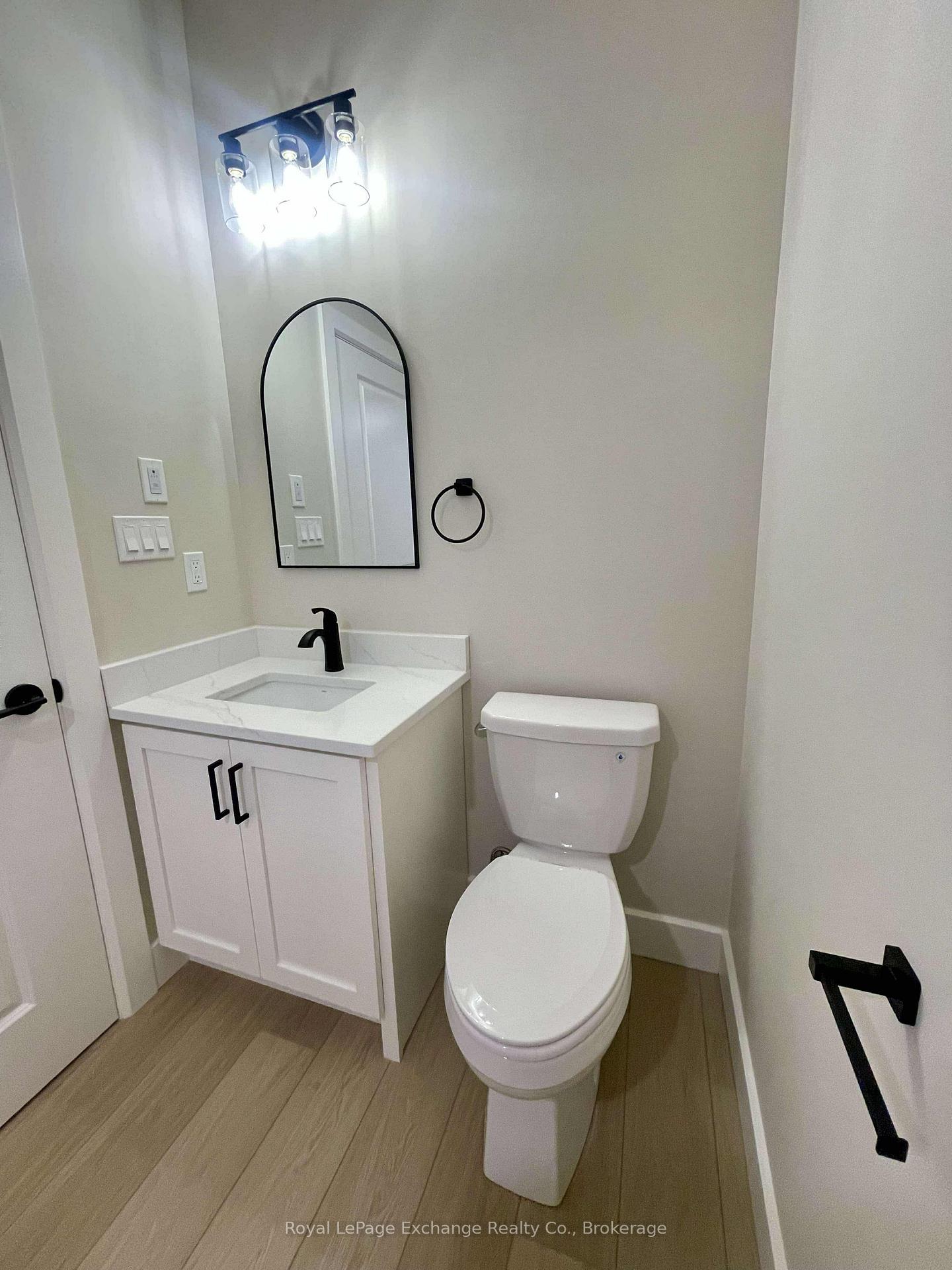Photo 5 of 68 Merceds Crescent E, Kincardine — HOMEH