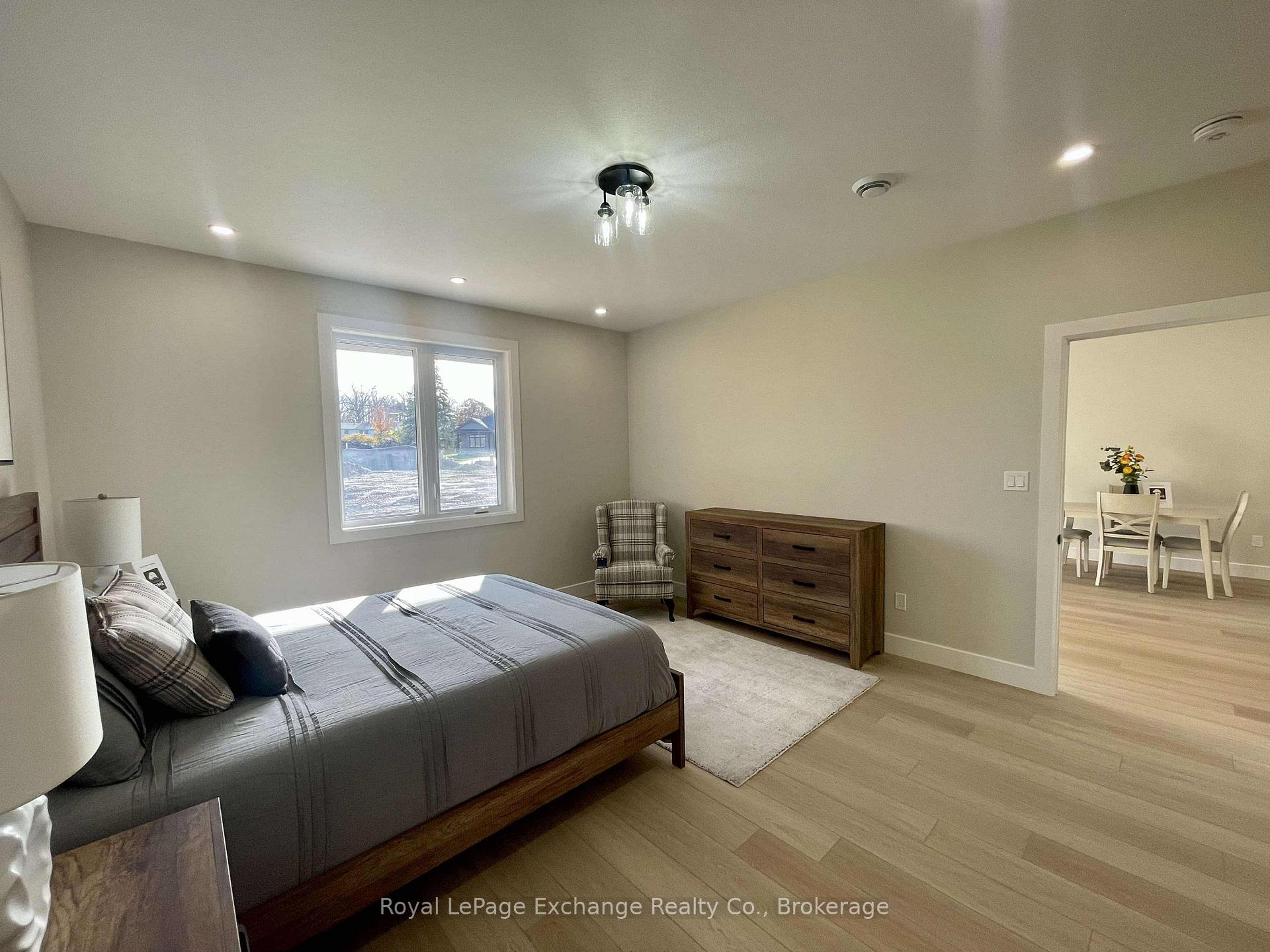 Photo 15 of 68 Merceds Crescent E, Kincardine — HOMEH