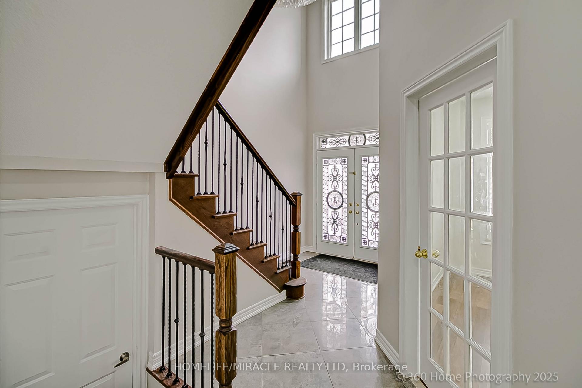 Photo 3 of 20 Amy Avenue, Brampton, Brampton East — HOMEH