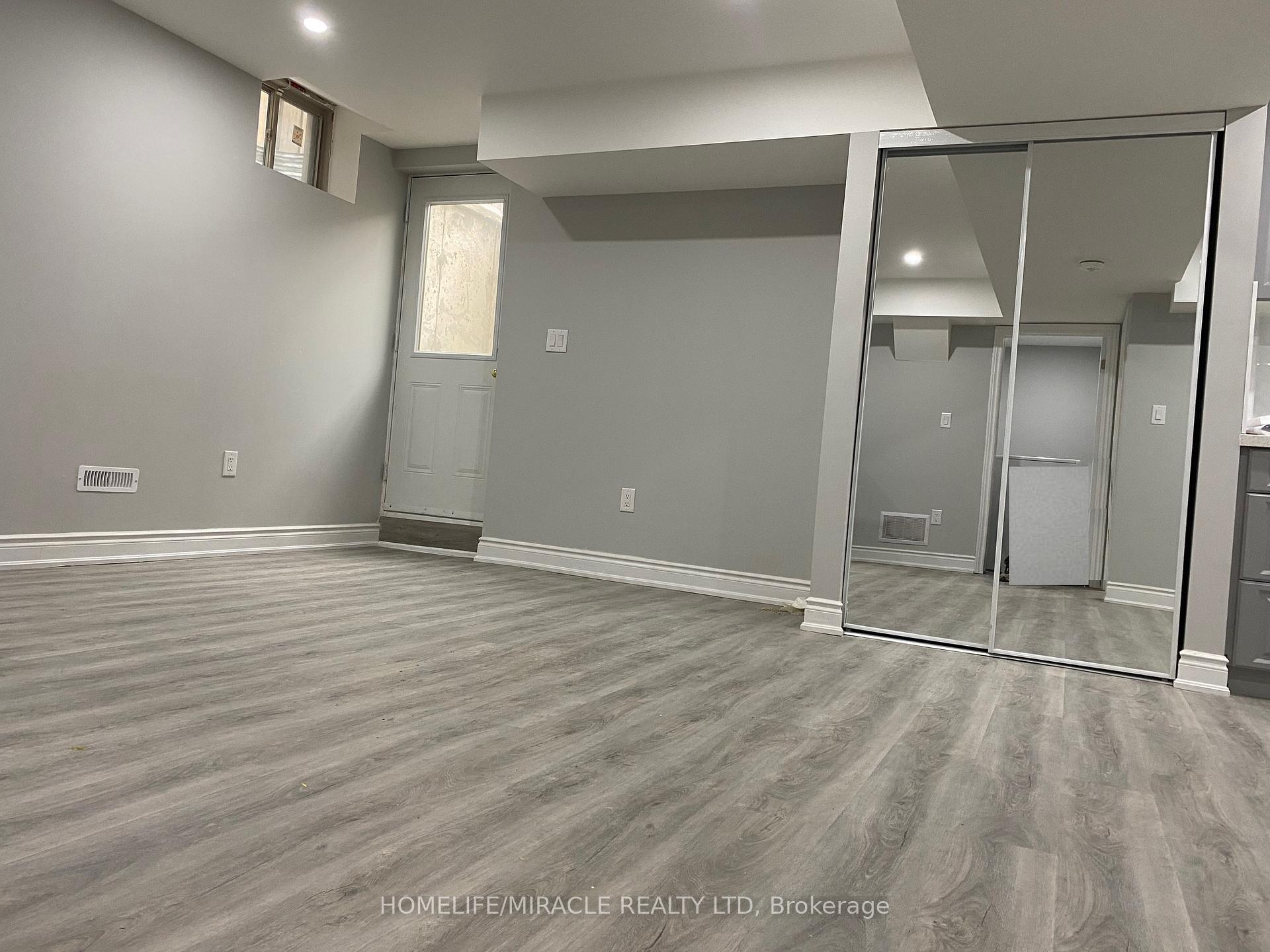 Photo 23 of 20 Amy Avenue, Brampton, Brampton East — HOMEH
