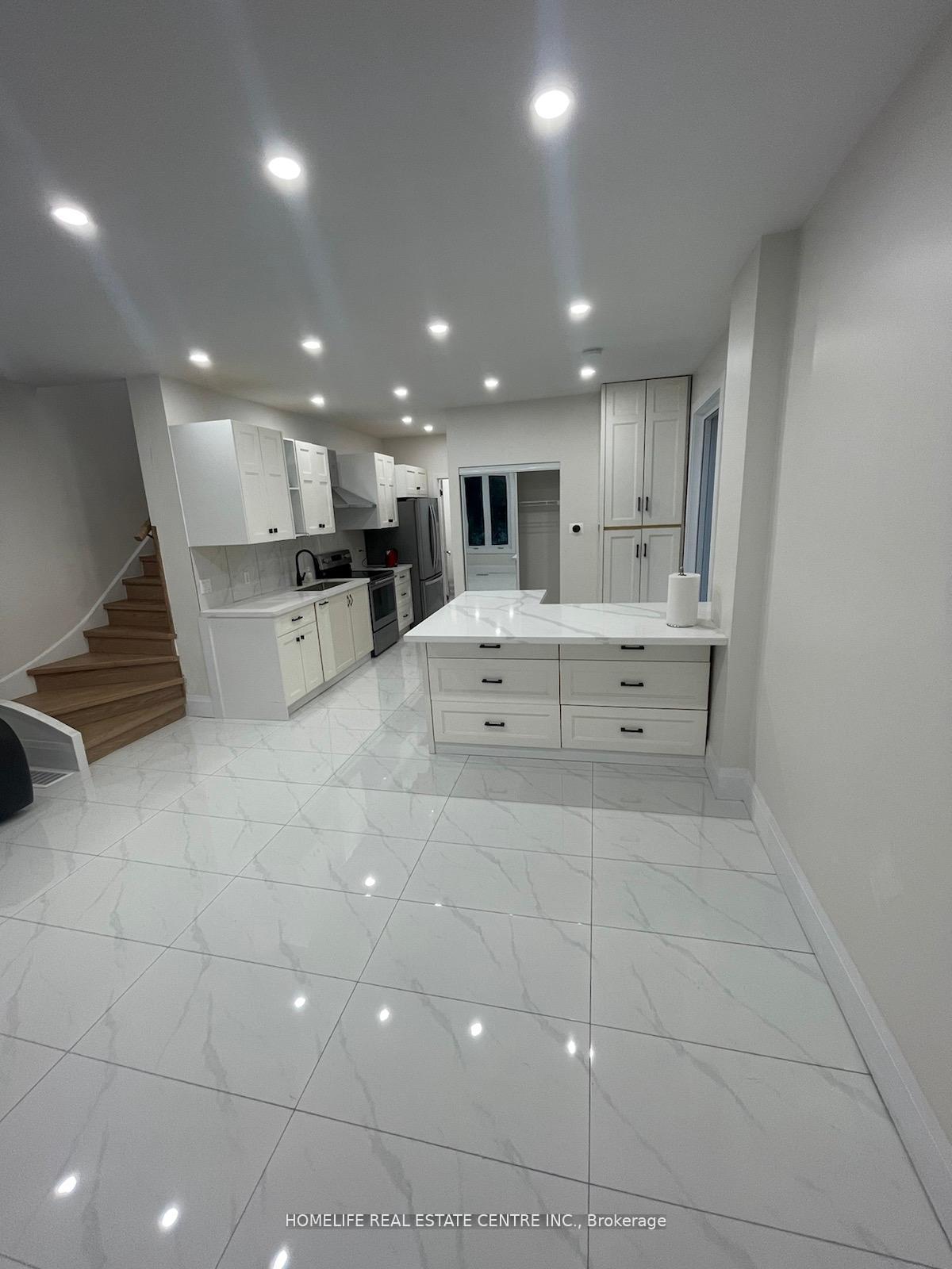 Photo 2 of 4 Minto Avenue, Hamilton, Gibson — HOMEH