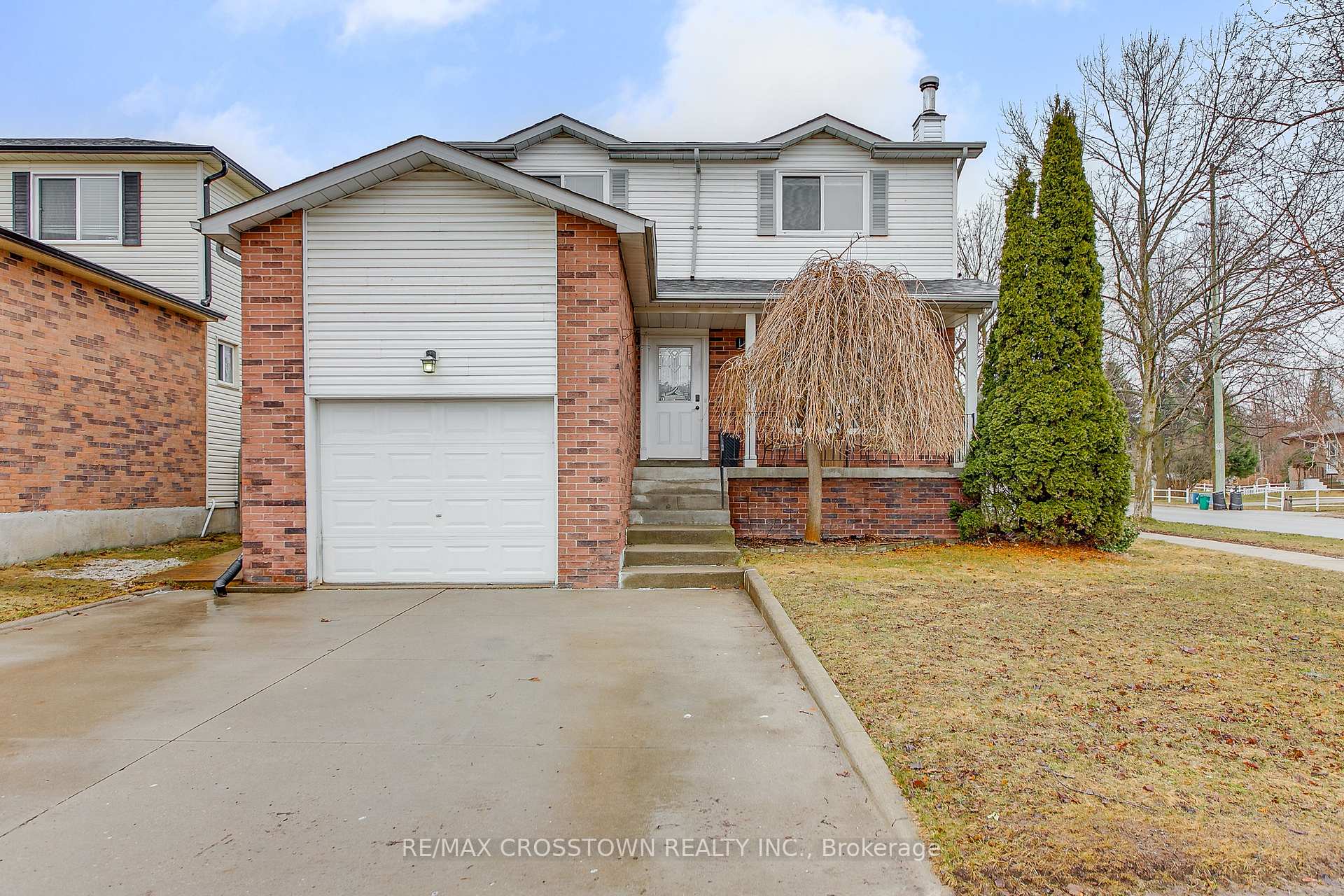 Photo 1 of 9 Patterson Place, Barrie, Ardagh — HOMEH