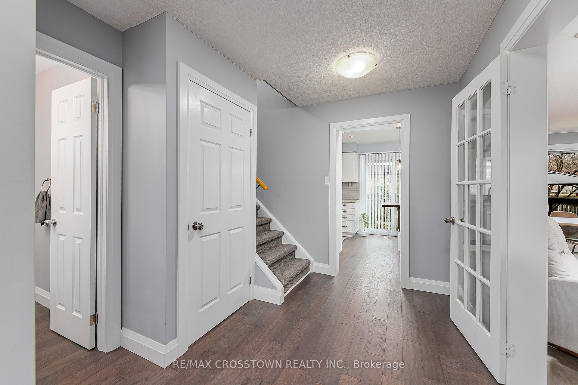 Photo 7 of 9 Patterson Place, Barrie, Ardagh — HOMEH