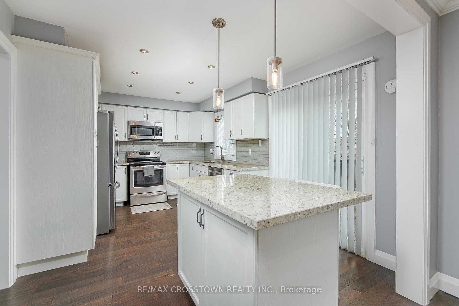 Photo 14 of 9 Patterson Place, Barrie, Ardagh — HOMEH