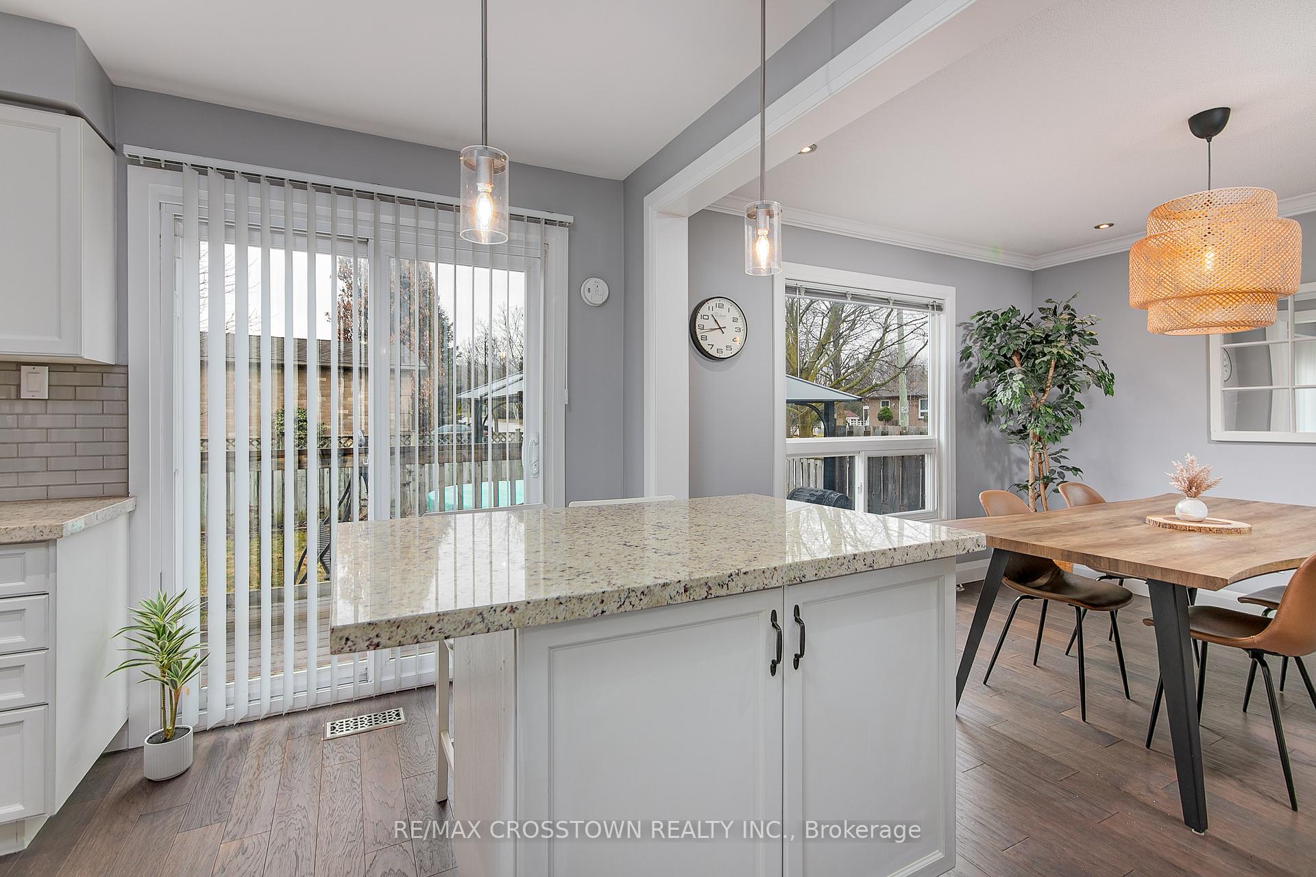 Photo 15 of 9 Patterson Place, Barrie, Ardagh — HOMEH